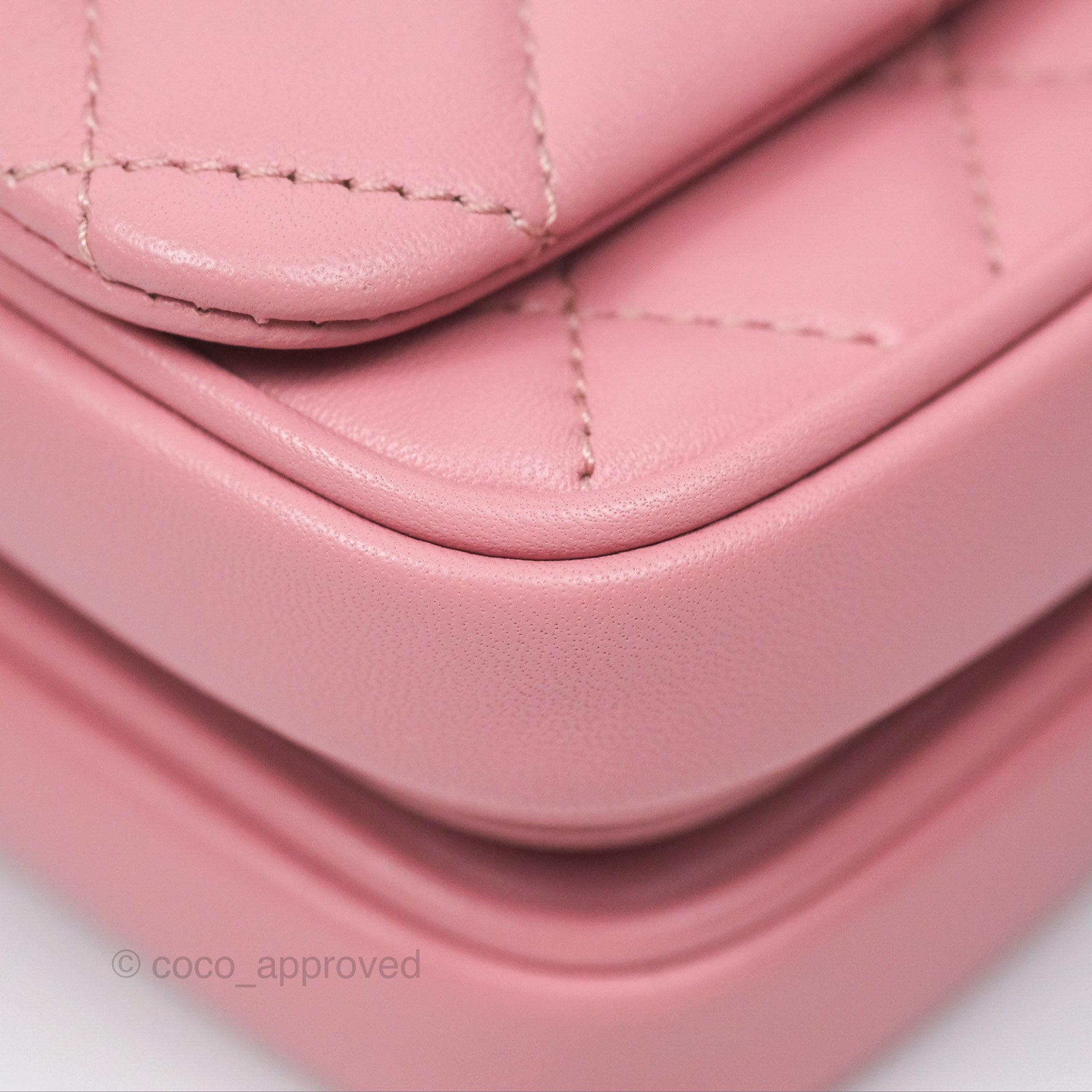 Chanel Citizen Chic Flap Bag in Pink Lambskin Leather with Gold Hardware - Luxury Crossbody Purse for Women, Perfect for Date Night & Special Occasions