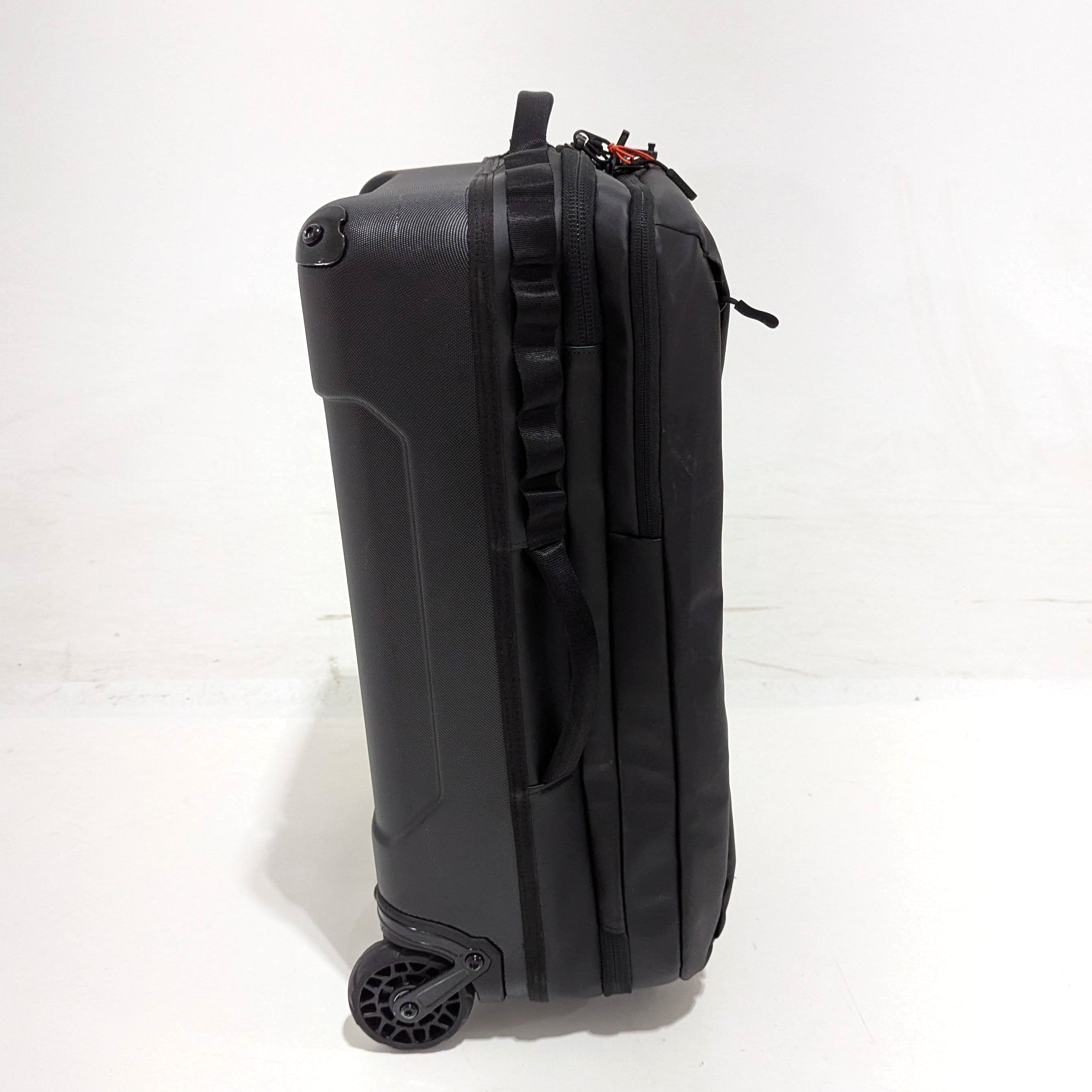 WANDRD Transit Carry On Roller Bag 40L - Black | Premium Used Luggage for Travel & Business Trips | Durable Spinner Suitcase with Smooth Wheels
