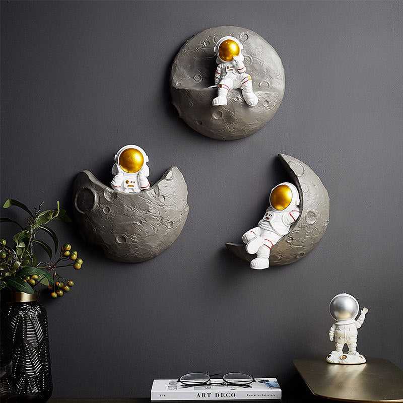 Kids Astronaut Wall Shelf Decor - Space Themed Floating Shelves for Bedroom & Playroom - Perfect for Organizing Toys, Books & Displaying Collectibles