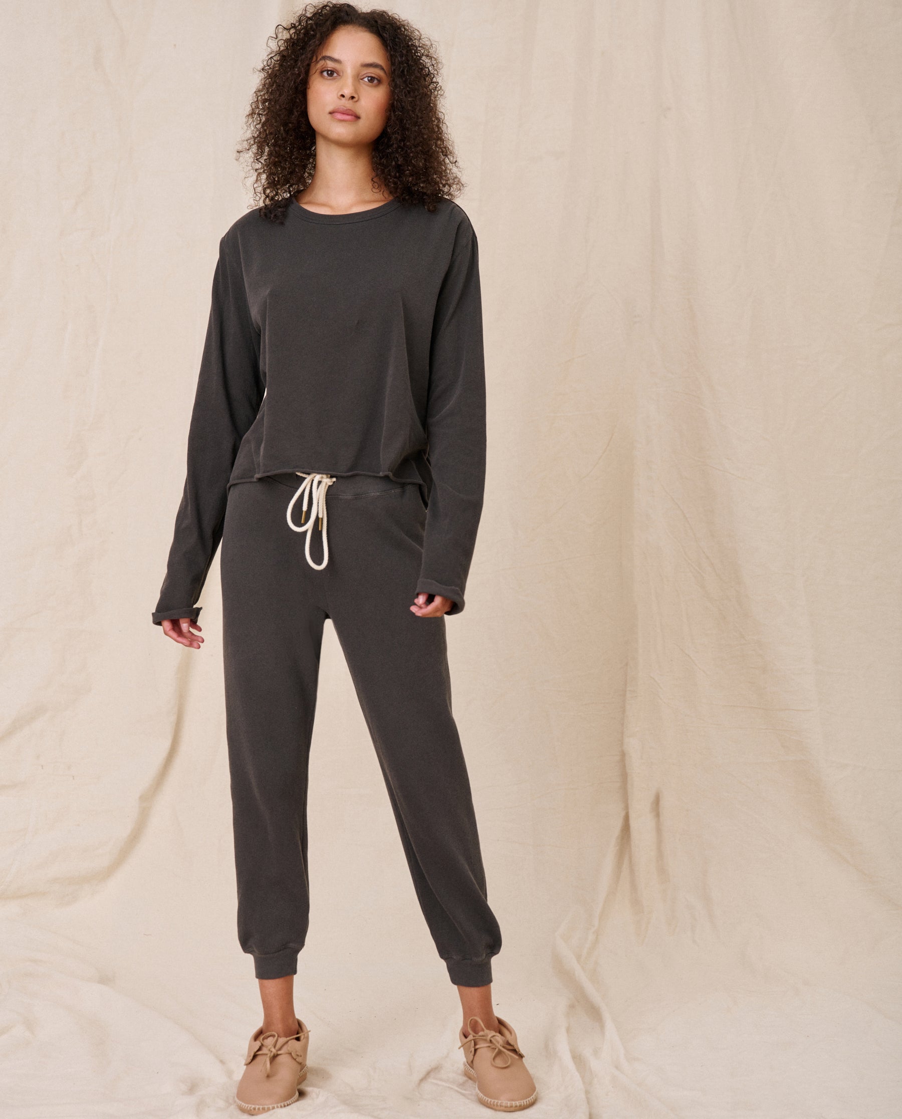 Stylish Long Sleeve Crop Top Tee in Washed Black - Perfect for Casual Outfits, Layering & Streetwear Fashion