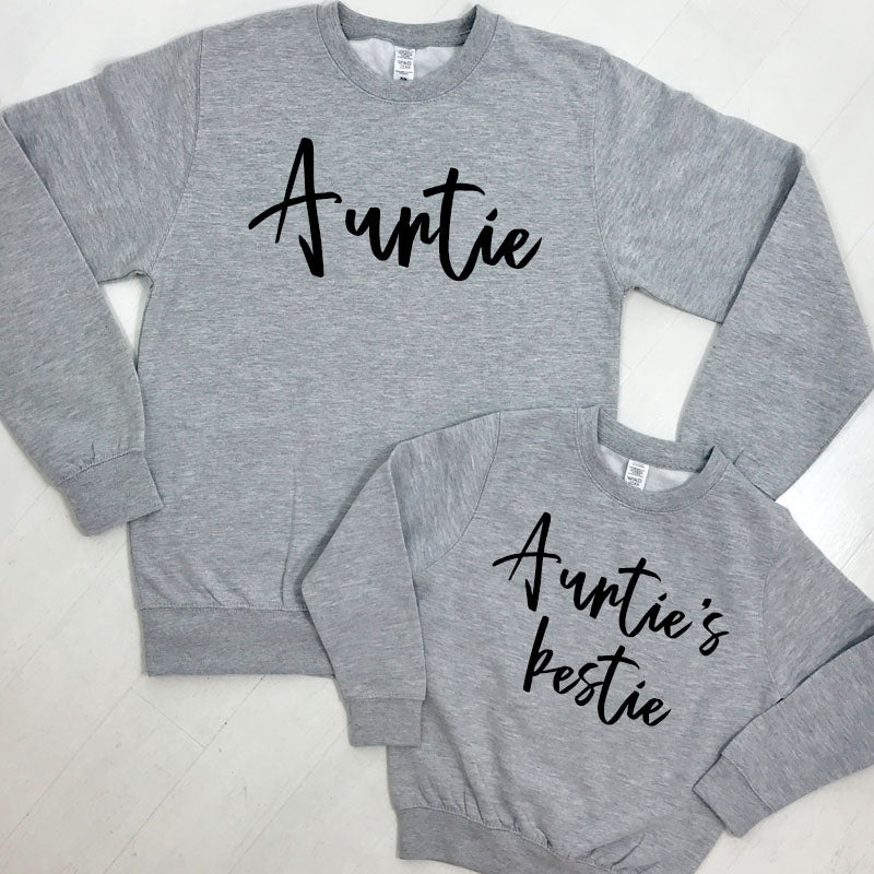 Auntie & Auntie's Bestie Chelsea Script Heather Grey Sweatshirts for Women - Comfortable Pullover Hoodie for Casual Wear, Lounge & Street Style (MRK X)