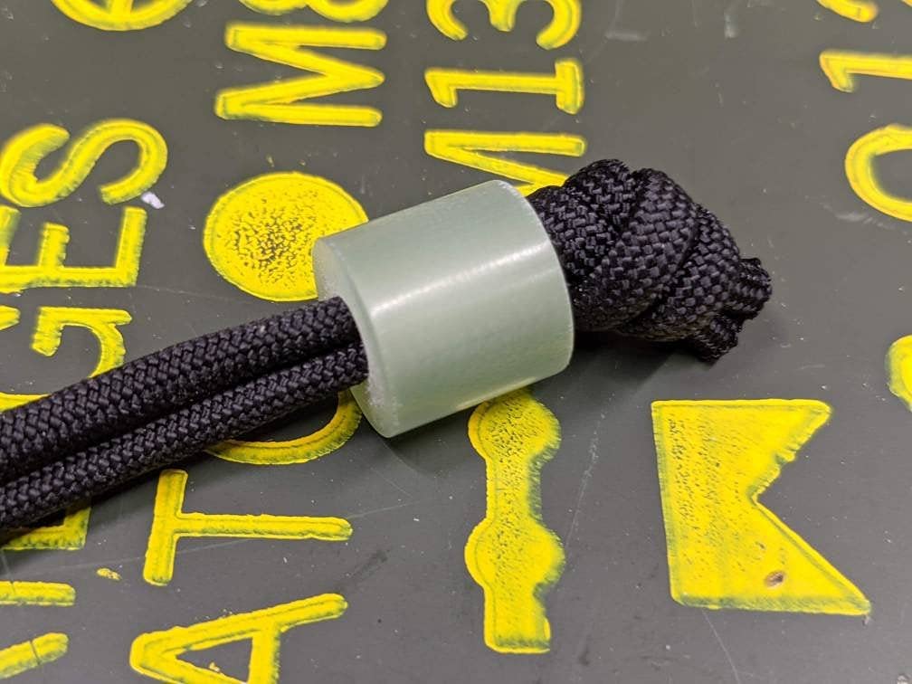 Premium Large Simple Jade Green G10 Lanyard Bead with Free Paracord Lanyard - Perfect for Keychains, Backpacks, and Outdoor Gear Accessories