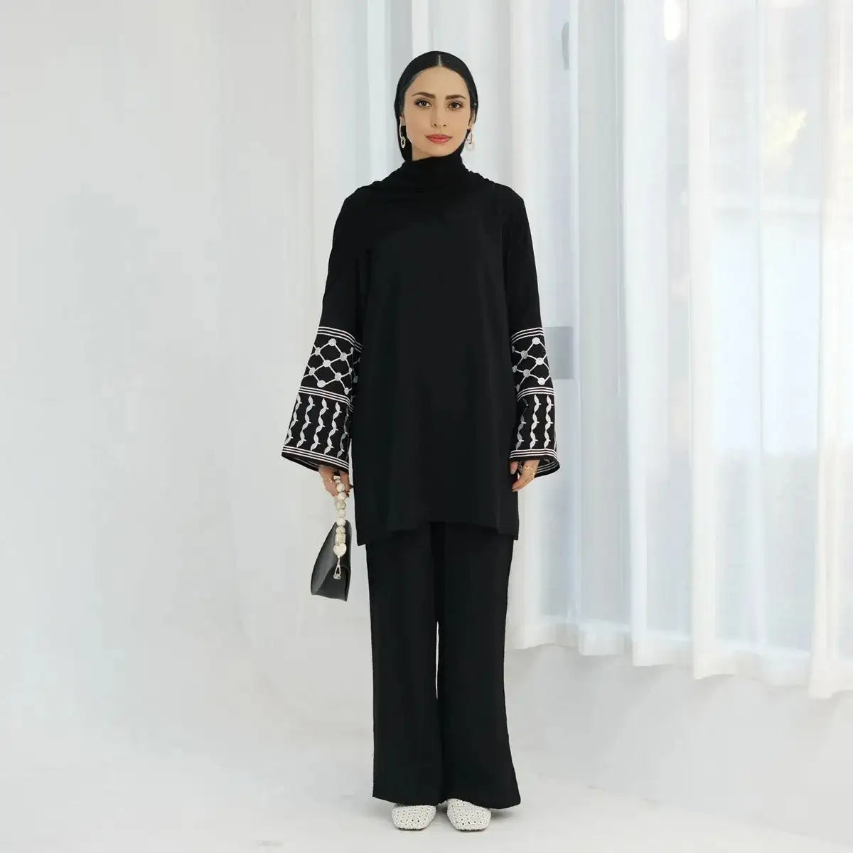 2-Piece Keffiyeh Embroidery Sleeve Wrinkle Pant Suit Set with Tops - Stylish Women's Outfit for Casual Wear, Office, and Special Occasions