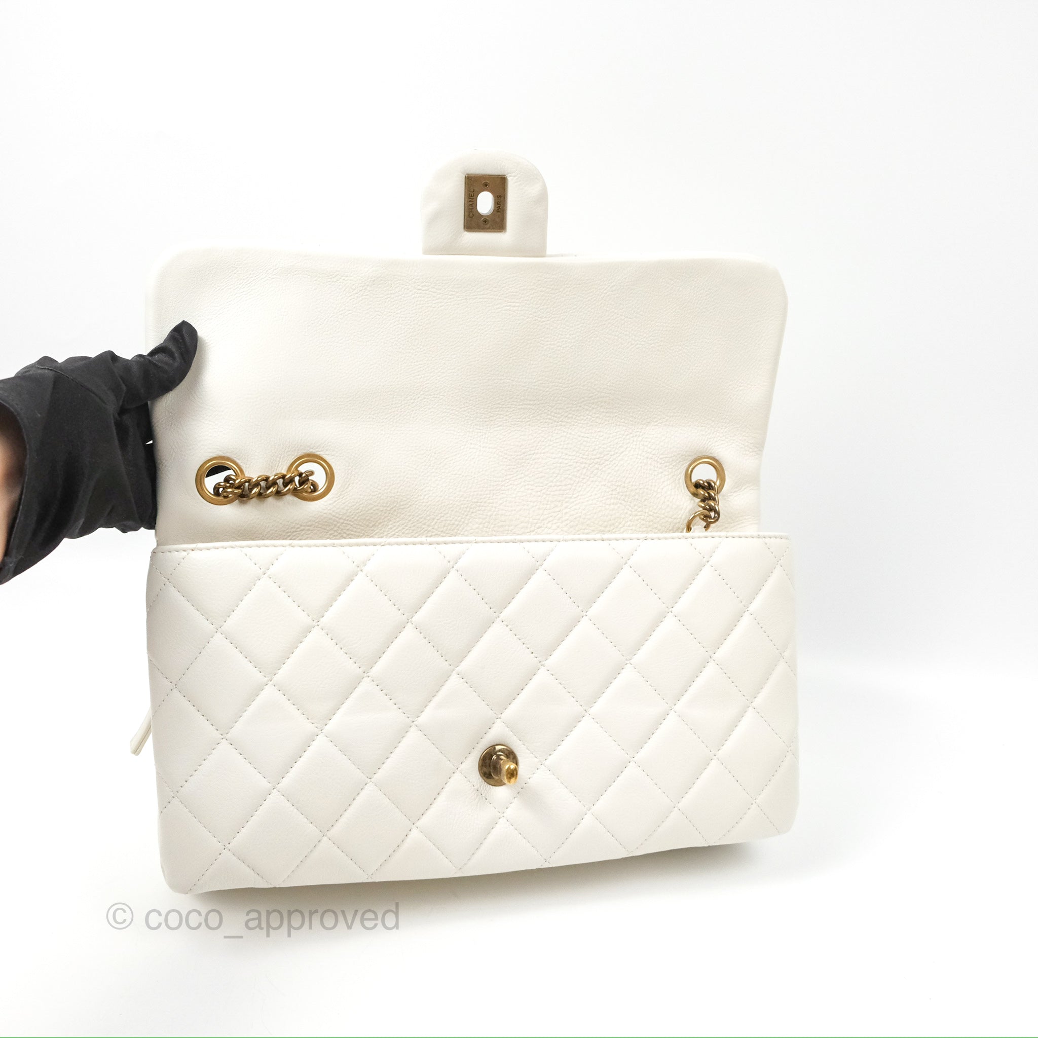 Chanel CC Crown Flap Bag in White Calfskin with Antique Gold Hardware - Luxury Crossbody Purse for Women, Perfect for Evening Events & Date Nights
