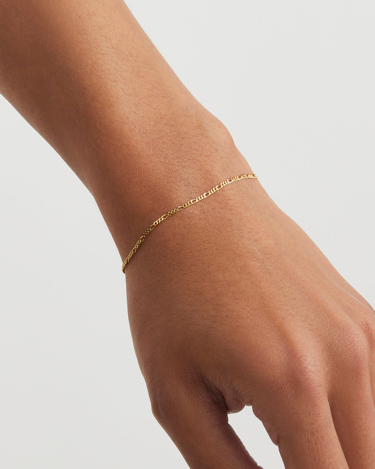 9K Solid Gold Figaro Chain Bracelet for Women & Men - Durable & Hypoallergenic Jewelry for Everyday Wear, Gifts & Special Occasions