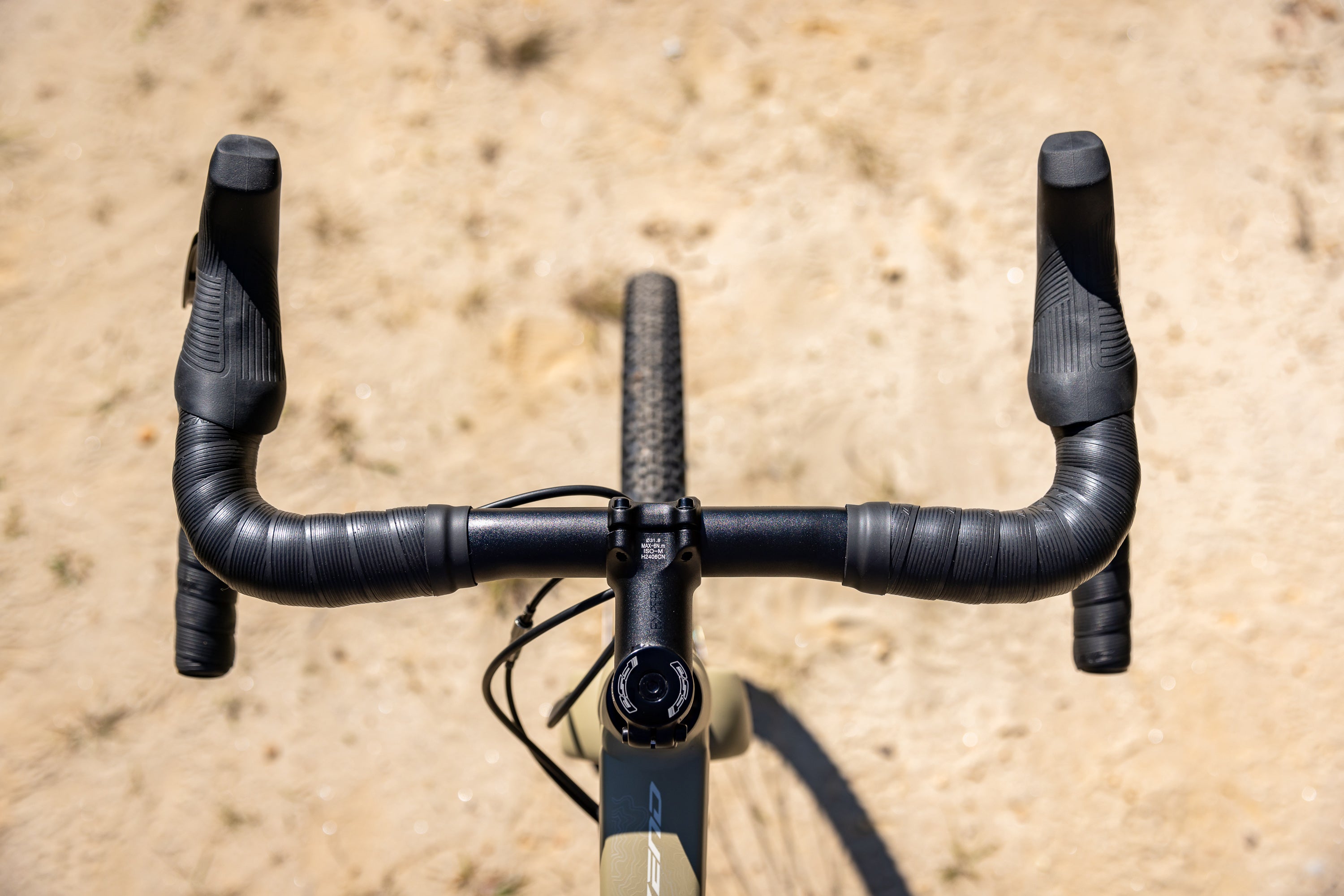 Polygon Bend R6 Gravel Bike - Lightweight Aluminum Frame, Shimano Drivetrain for Off-Road & Adventure Cycling | Perfect for Trail Riding, Commuting & Long-Distance Tours