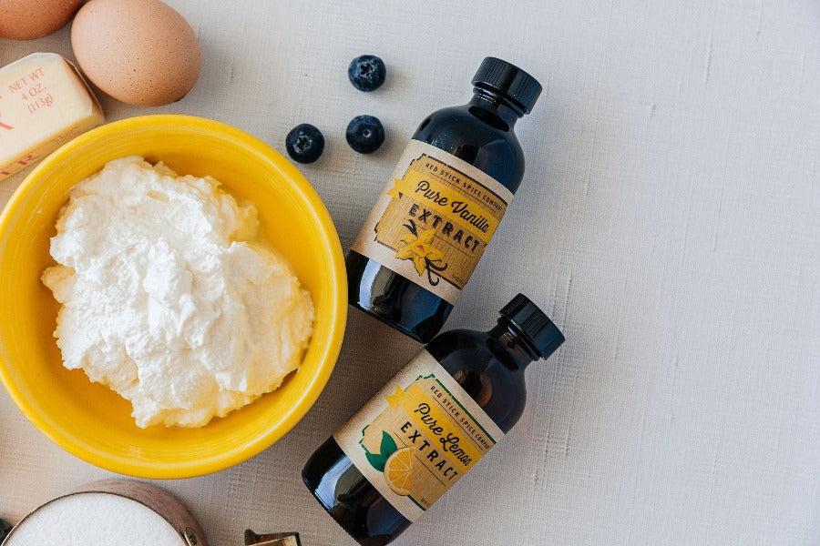 Pure Lemon Extract for Baking & Cooking - 100% Natural Lemon Oil for Flavoring, Aromatherapy & DIY Skincare - Perfect for Cakes, Desserts, Tea & Homemade Beauty Products
