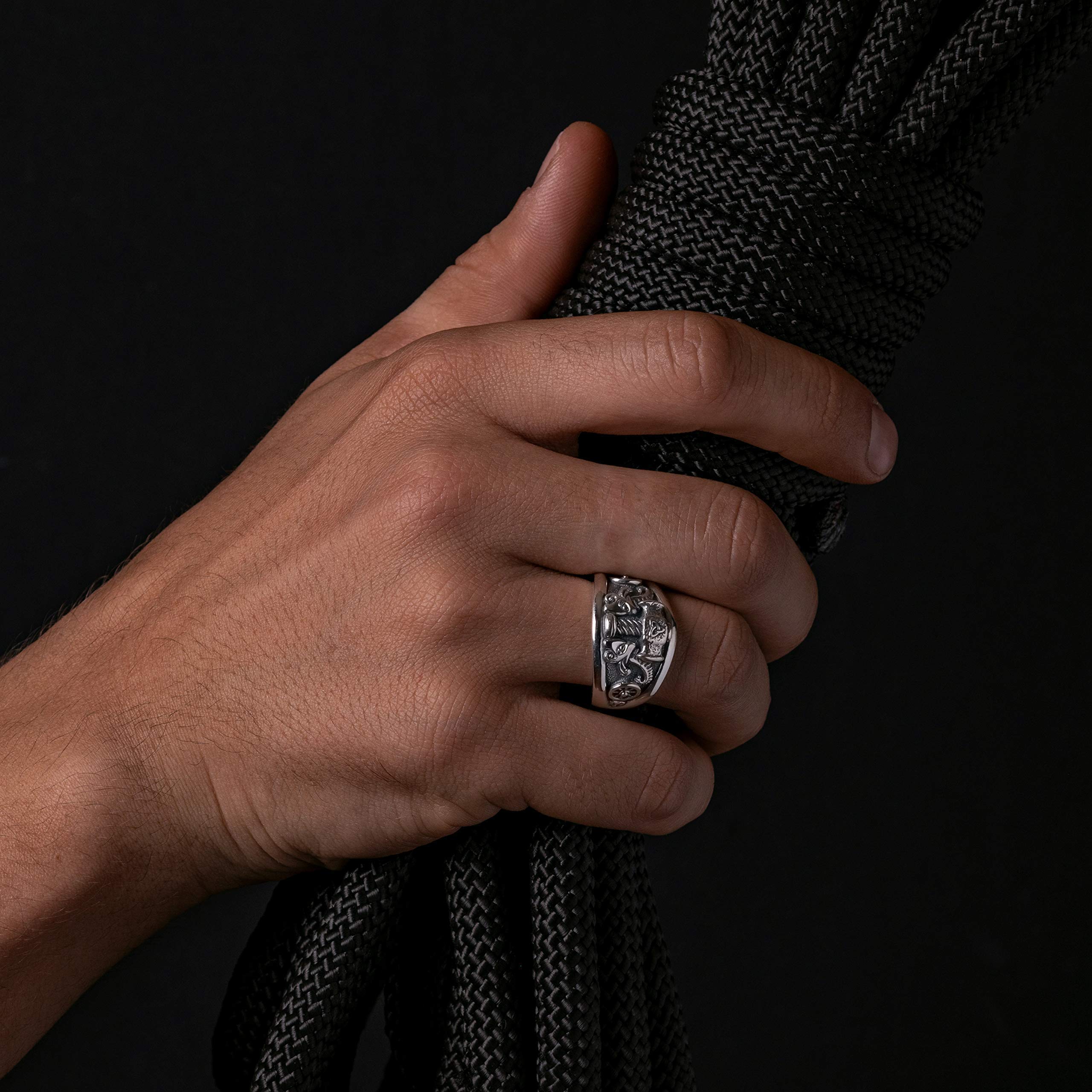 Viking Ring - Thor's Hammer Mjolnir with Tanngrisnir & Tanngnjóstr Goats & Valknut Symbol - Norse Mythology Jewelry for Men - Perfect for Viking Lovers, Cosplay & Medieval Reenactments