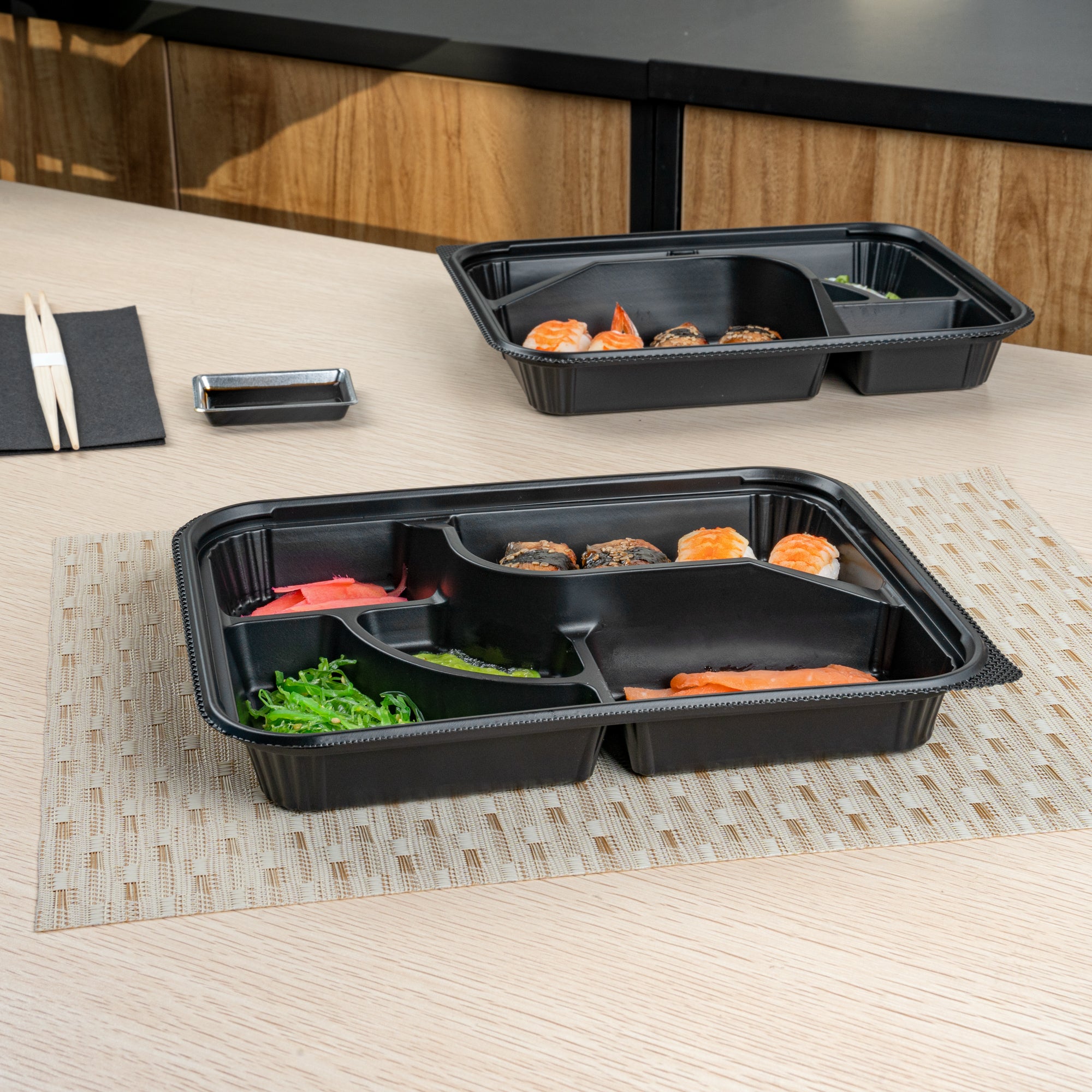 Bento Tek 26 oz Rectangle Black Plastic Bento Box with 5 Compartments - 10.5