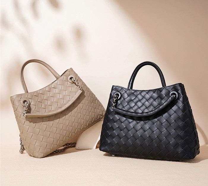 Stylish Woven Leather Crossbody Chain Bag for Women - Trendy Handbag Purse with Adjustable Strap - Perfect for Parties, Dating & Daily Use