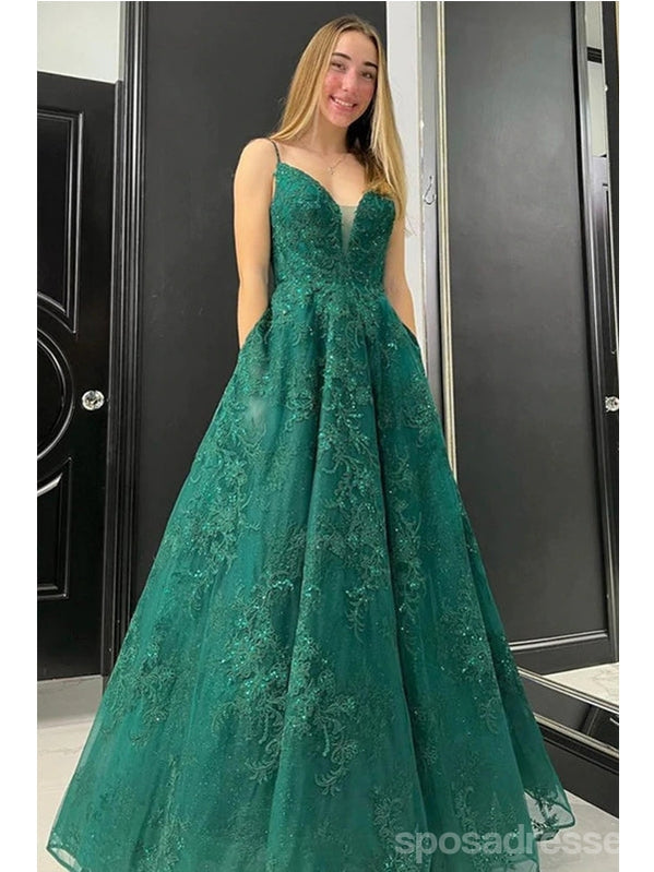 Emerald Green A-Line Spaghetti Strap V-Neck Long Prom Dress for Women - Elegant Formal Gown for Homecoming, Evening Party & Special Occasions
