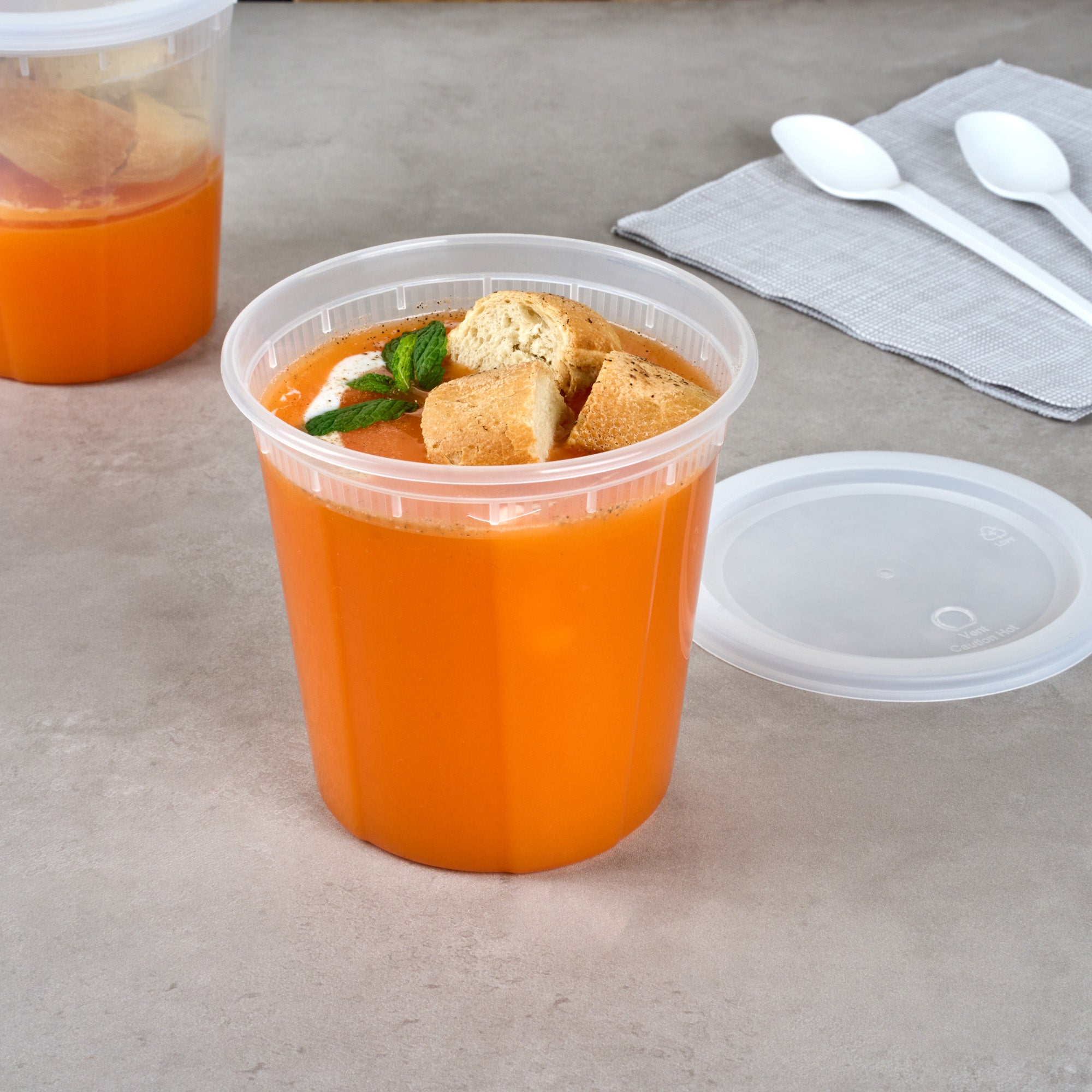 32 oz Clear Plastic Soup Containers with Lids - 50 Pack Microwave Safe Round Food Storage Containers for Takeout, Meal Prep & Leftovers