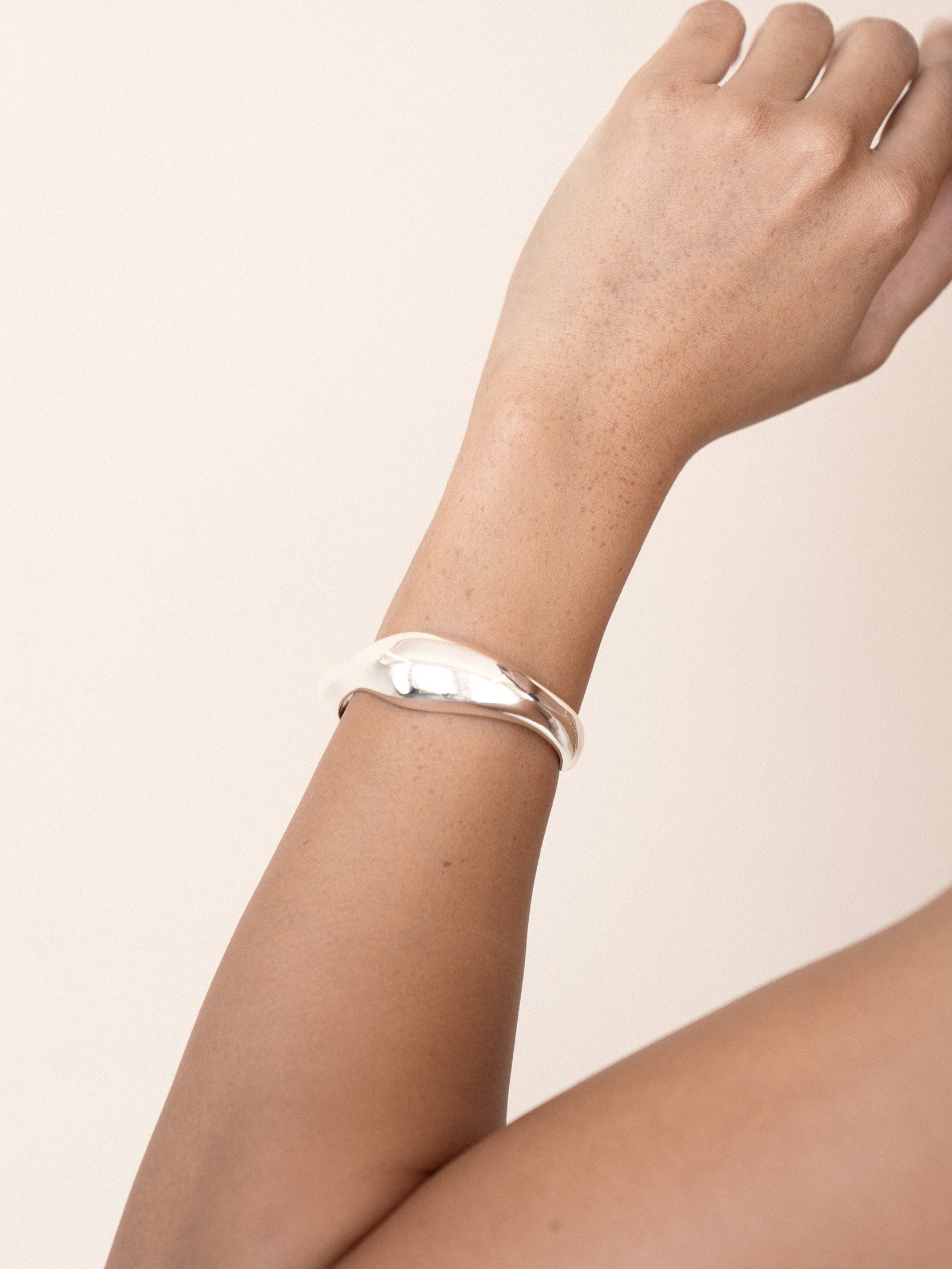 Liquid Love Cuff Bracelet - Romantic Couple Matching Jewelry Set for Valentine's Day Gifts, Anniversaries & Date Nights