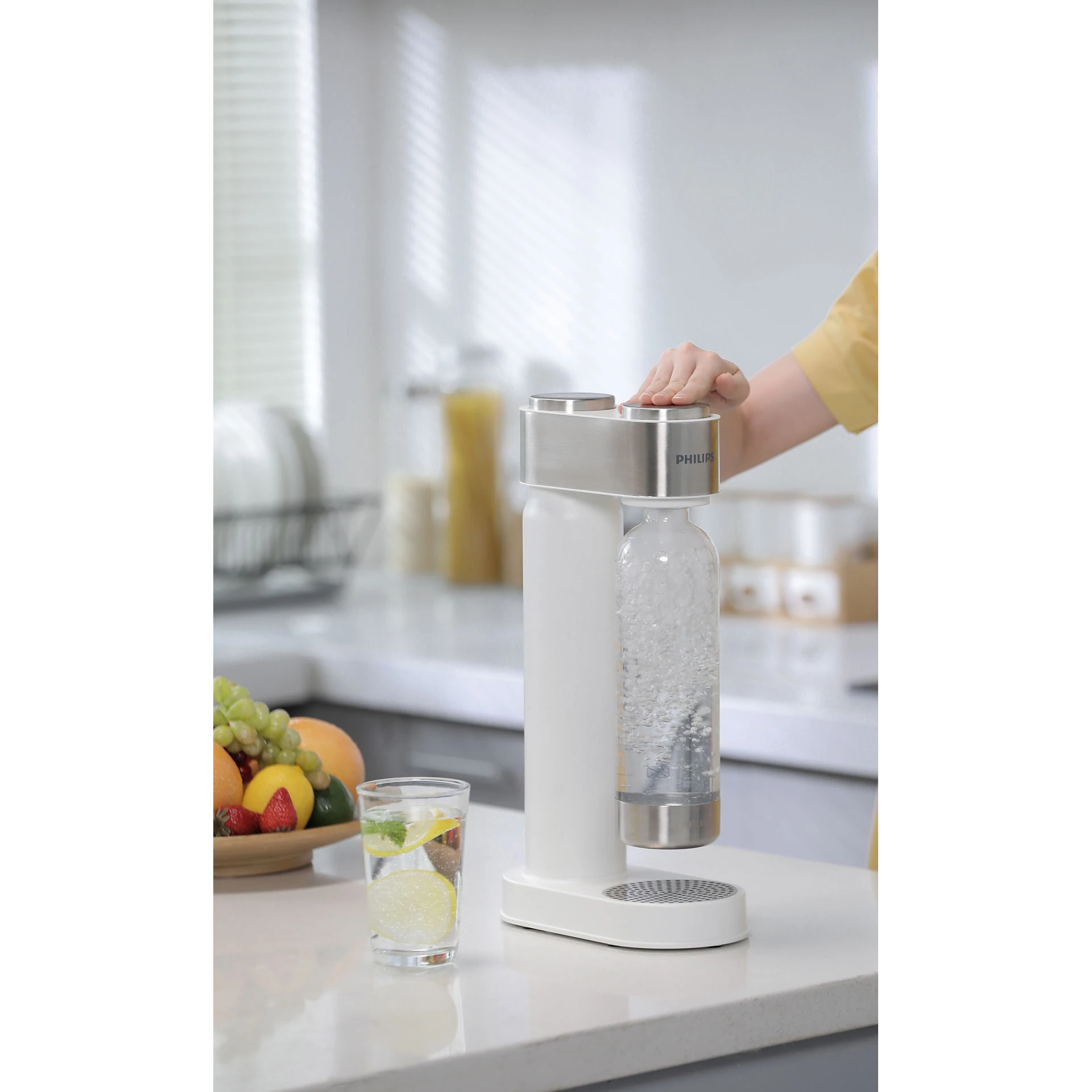 Philips Sparkling Water Maker with 1L BPA-Free PET Bottle - Home Carbonation System for Healthy Drinks, Cocktails & Soda | Perfect for Kitchen, Office & Parties
