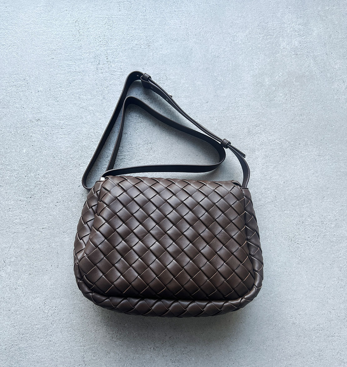 Premium Soft Cobble Messenger Bag - Light Brown Leather Crossbody Bag for Men & Women | Stylish & Durable Everyday Carry for Work, Travel & Commuting