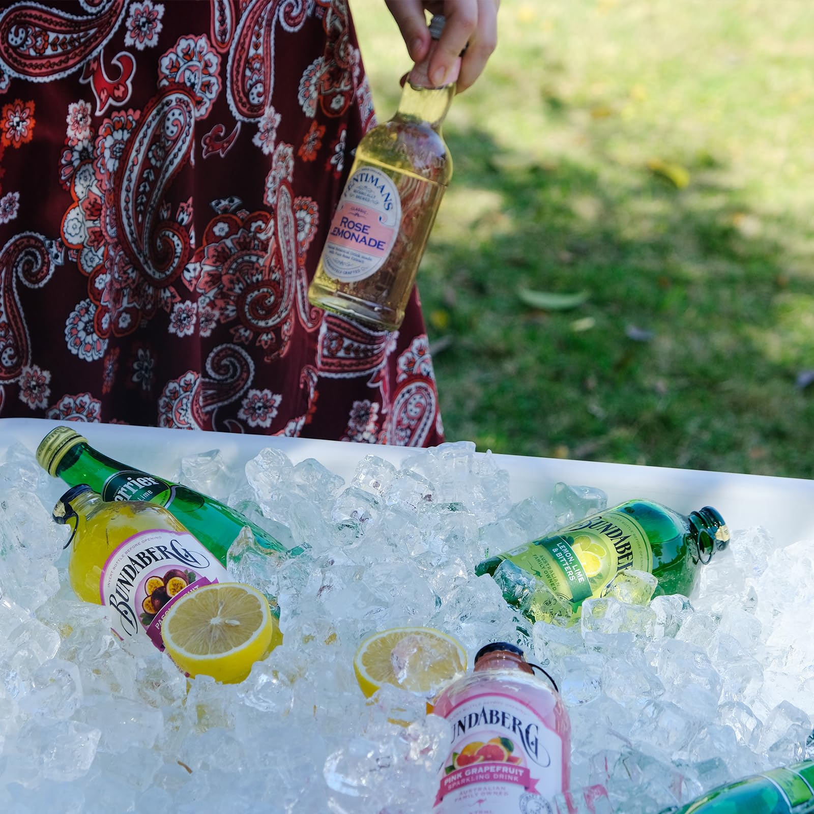 SAFSTAR 4FT Portable Ice Table with Drain & Removable Skirt - Foldable Outdoor Cooler Table for Drinks & Beverages | Perfect for BBQs, Weddings, Parties & Outdoor Events - Chilling Solution for Backyard Gatherings, Tailgating & Camping