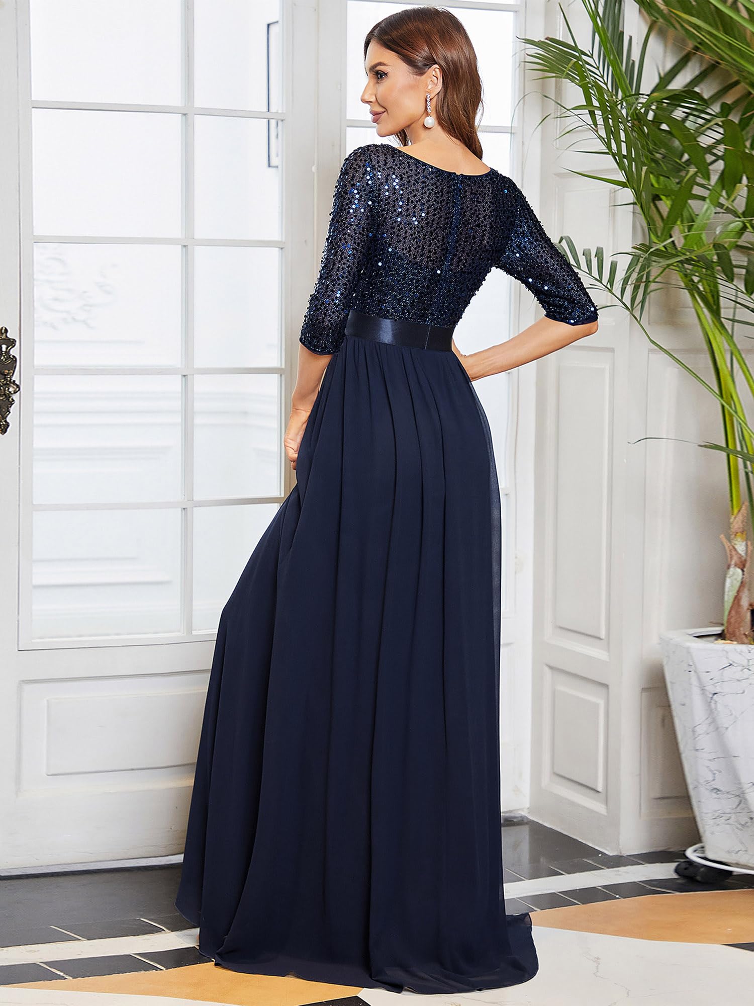 Ever-Pretty Women's Sequin Round Neck Maxi Dress - Plus Size Formal Evening Gown for Prom, Wedding & Special Occasions - Style 0683-PZ