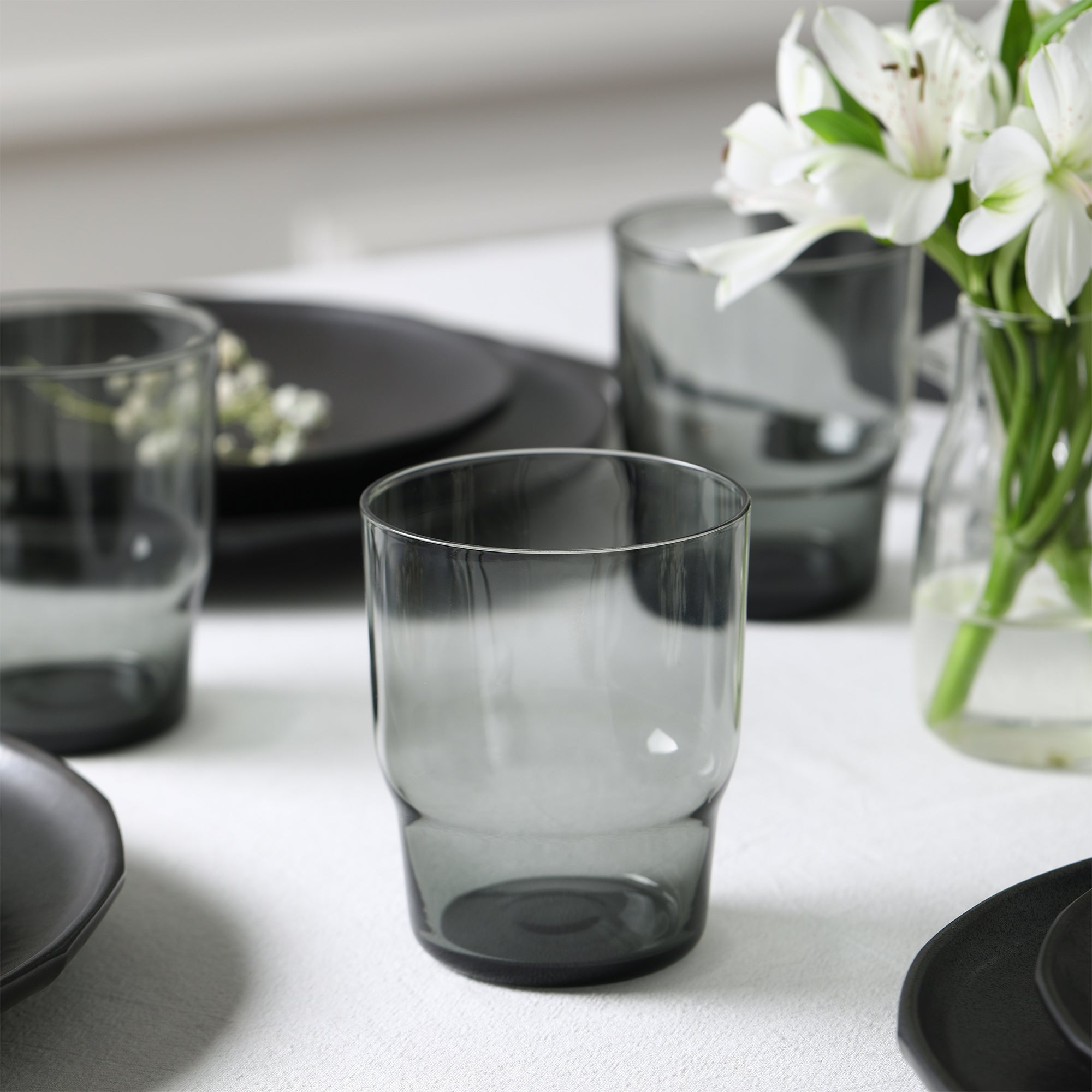 Premium Rio Stoneware Dinnerware Set with Elegant Glassware - 16-Piece Black Tableware for Stylish Dining, Perfect for Dinner Parties & Everyday Use