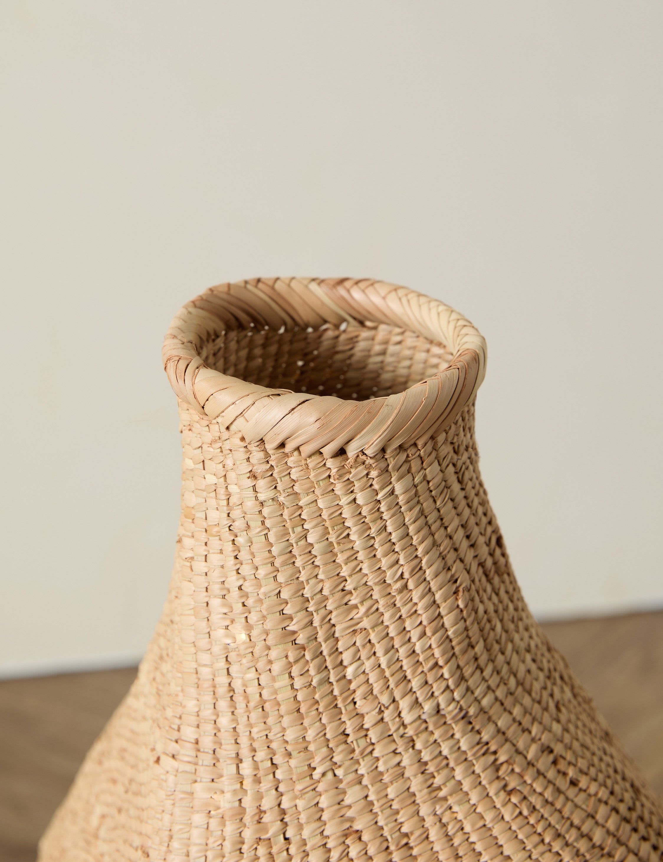 Fresh Garlic Storage Basket by Mbare - Airtight & Durable Kitchen Organizer for Garlic, Onions & Potatoes - Perfect for Pantry, Countertop, or Farmhouse Decor