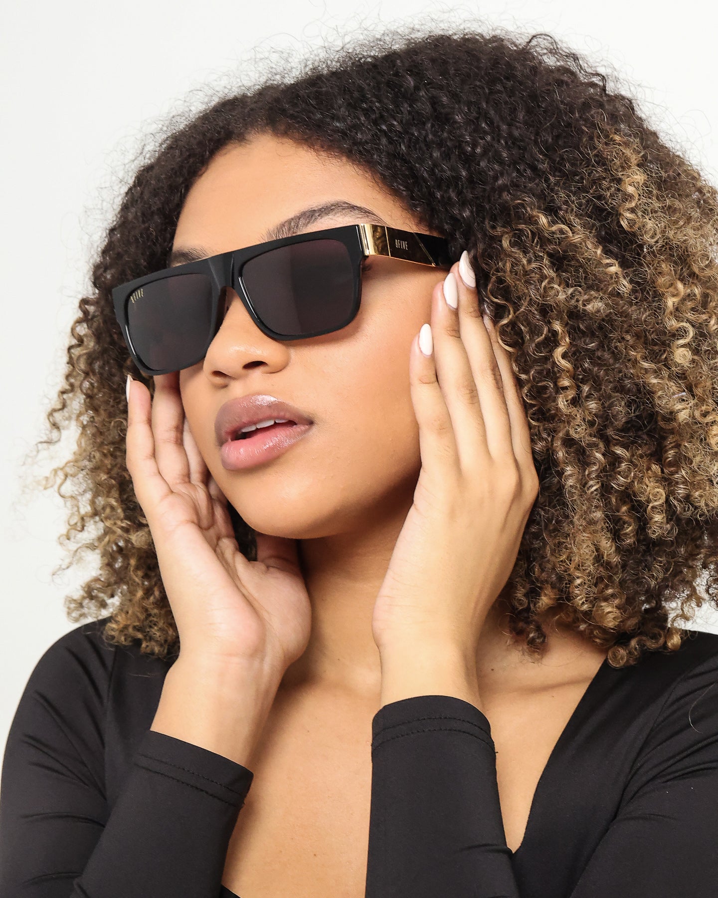 22 Black & Gold Polarized Sunglasses for Men & Women - UV Protection, Fashionable & Lightweight - Perfect for Driving, Beach & Outdoor Activities