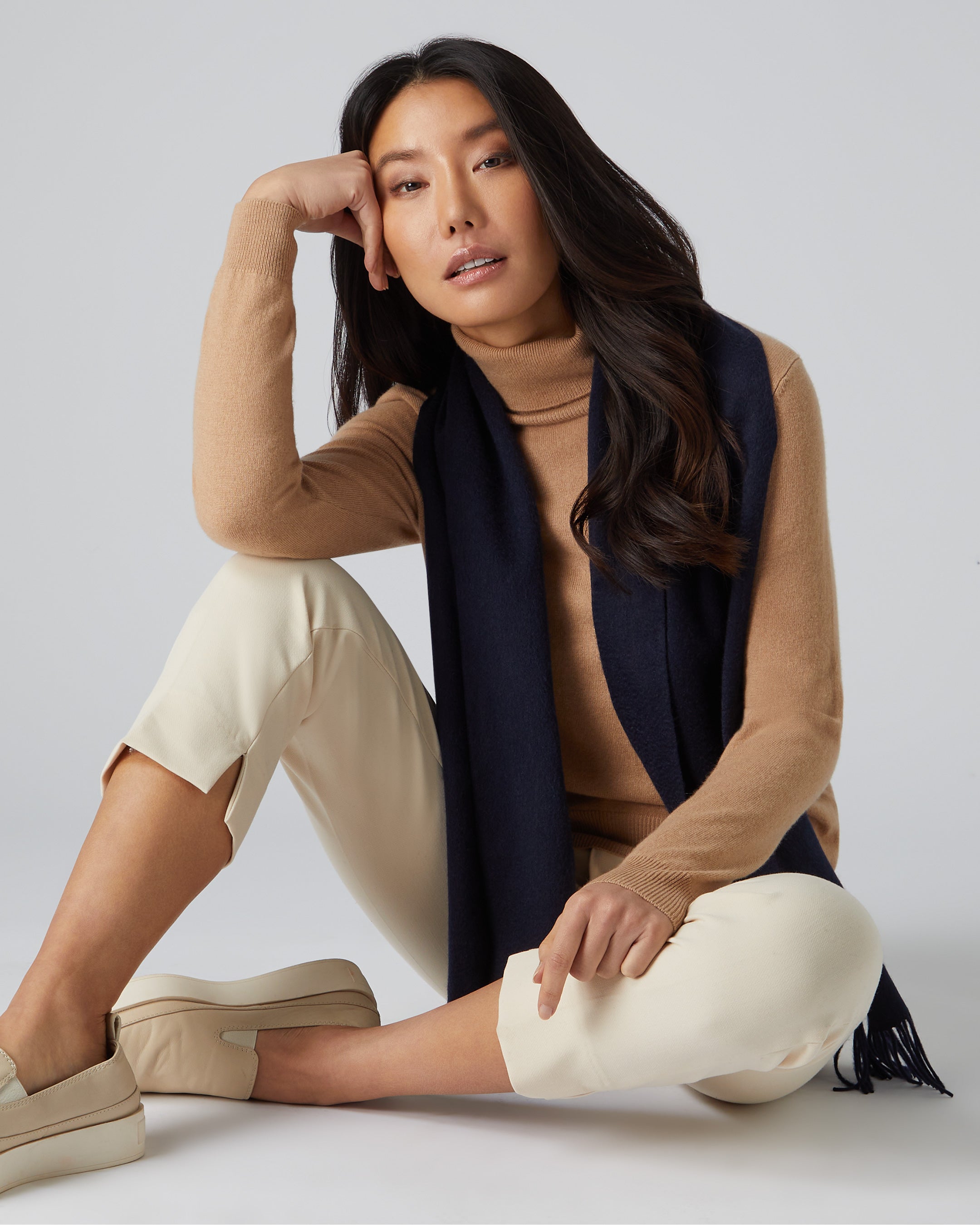 Premium Unisex Cashmere Scarf - Soft Navy Blue Woven Winter Accessory for Men & Women - Perfect for Cold Weather, Travel & Gift Giving