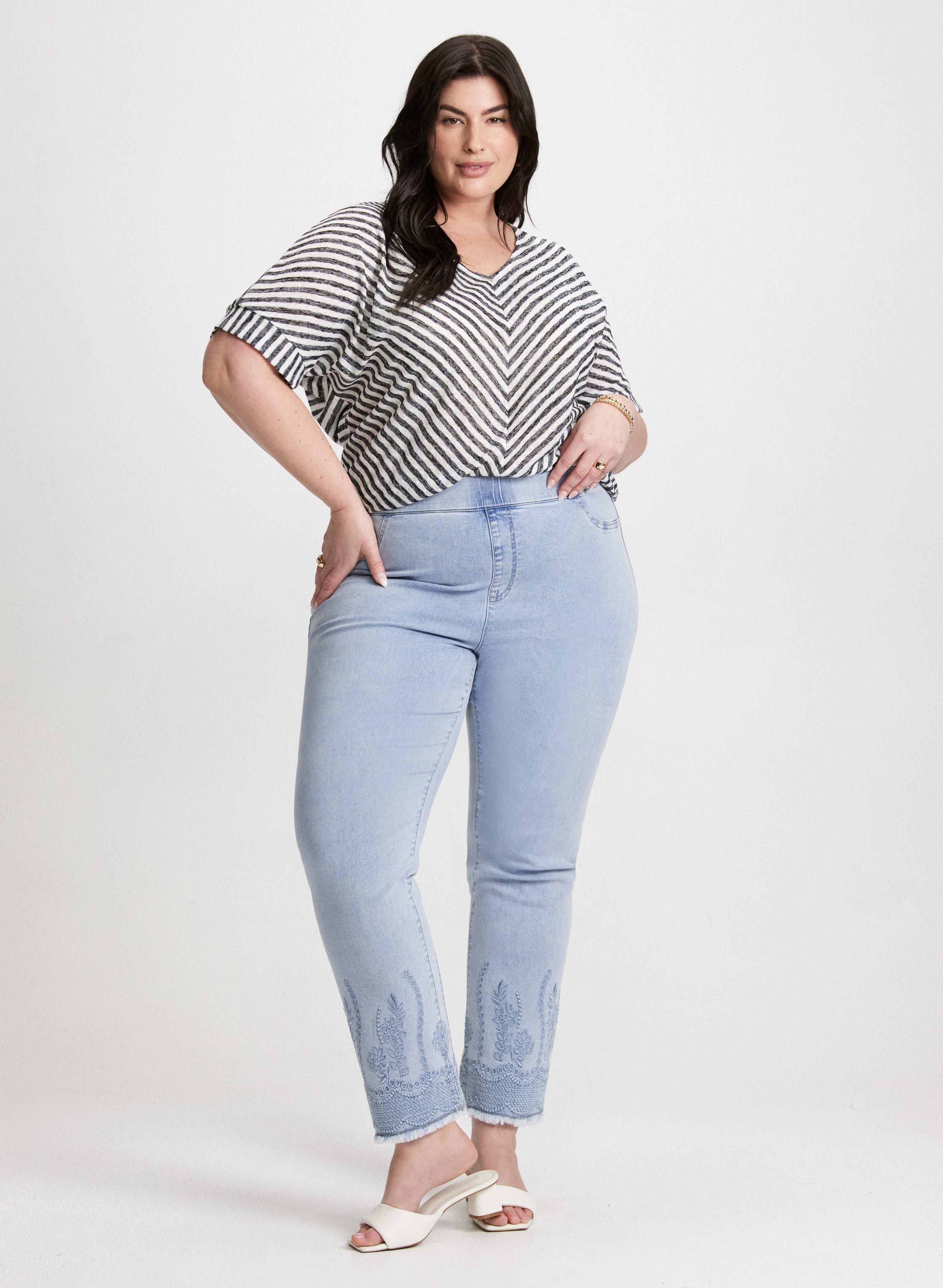 Diagonal Stripes Short Sleeve T-Shirt for Women - Casual Summer Fashion Top - Perfect for Beach, Vacation and Everyday Wear