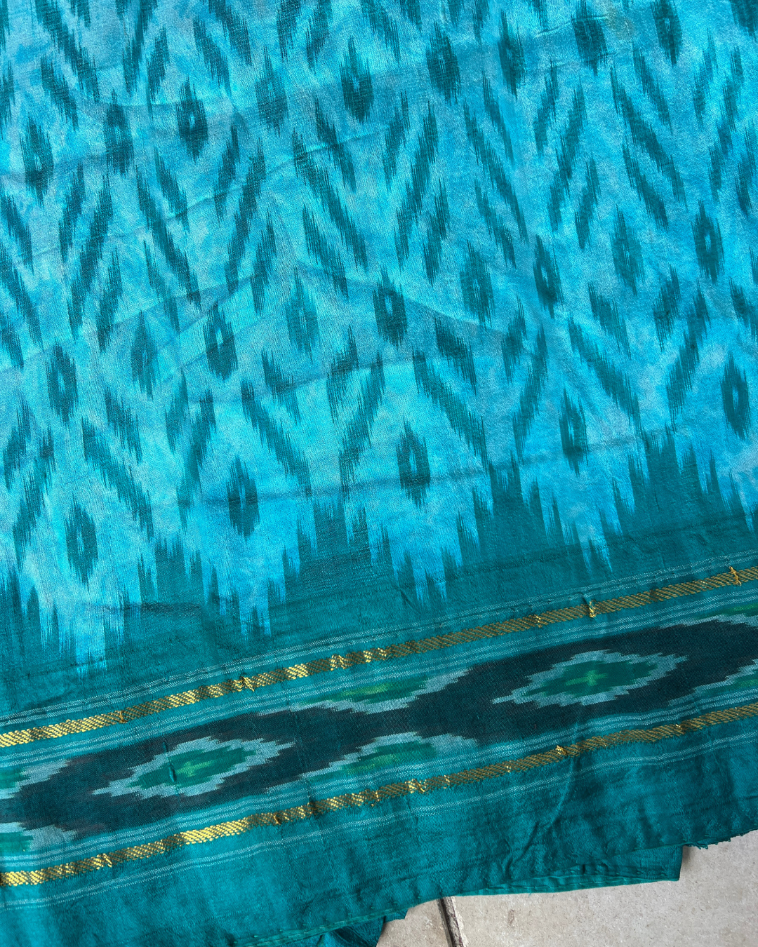 Vintage Silk Sari 084 - Handmade Indian Traditional Saree for Women, Elegant Bridal & Party Wear, Perfect for Weddings, Festivals & Special Occasions