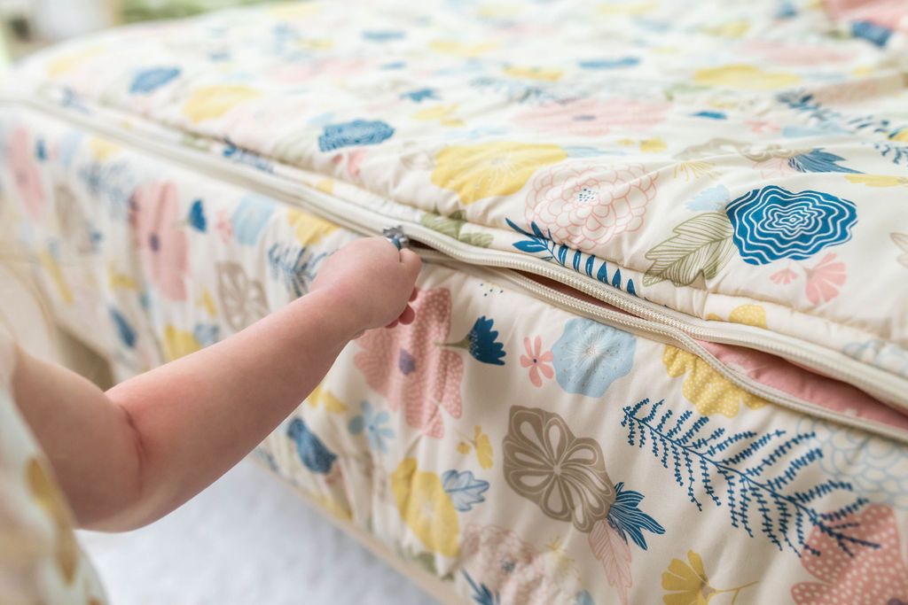 Blossom Zipper Bedding Set - Soft & Breathable Comforter Cover with Zipper Closure - Perfect for Bedroom, Guest Room, and Dorm Use