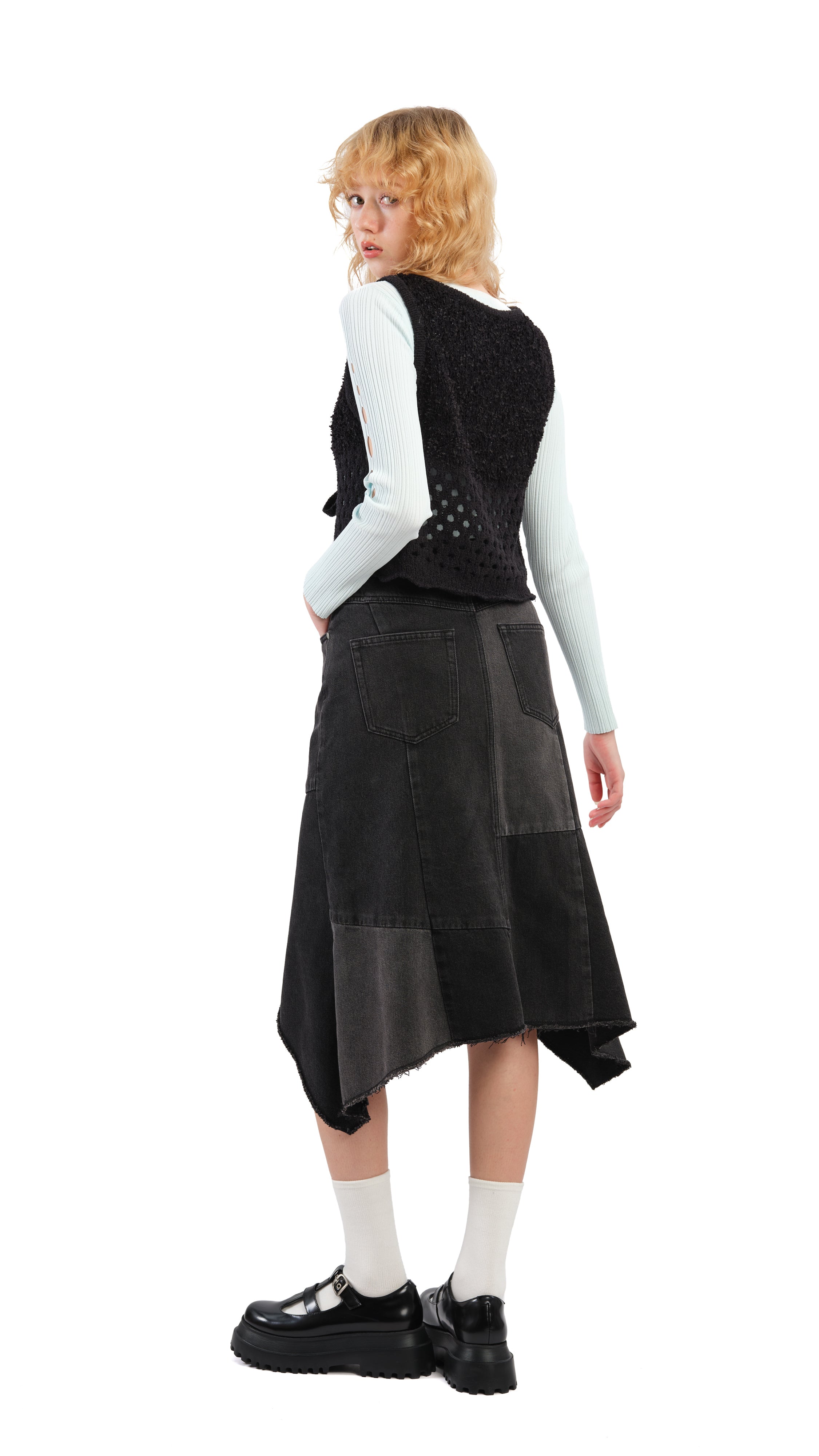 Stylish Women's Knit Vest - Soft & Comfortable Winter Layering Piece for Casual Outfits & Office Wear