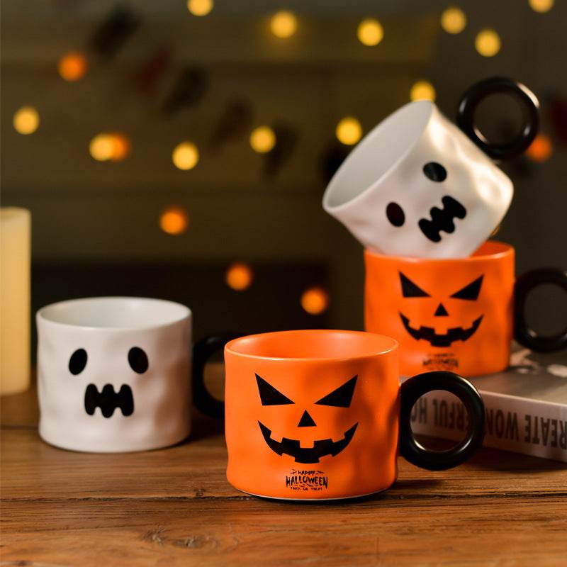 Spooky Halloween Trick or Treat Coffee Mug - Cute Ghost Design Ceramic Cup for Pumpkin Spice Latte, Hot Chocolate & Tea - Perfect for Halloween Party, Office Decor & Cozy Fall Mornings