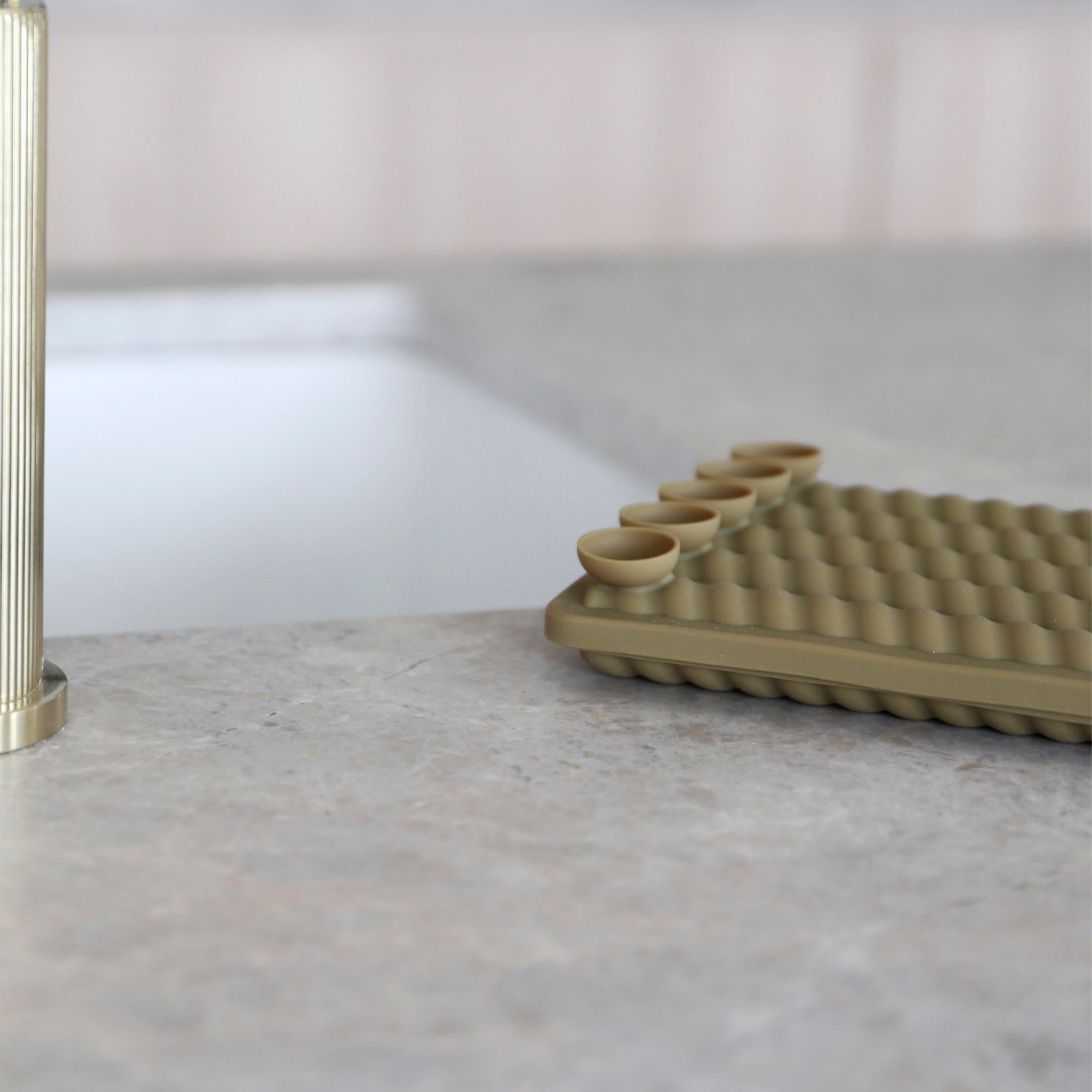 DESIGNSTUFF Spiral Twist Ice Cube Tray - Khaki Color Silicone Ice Mold for Cocktails, Whiskey & Cold Drinks - Perfect for Parties, Home Bars & Summer Refreshments