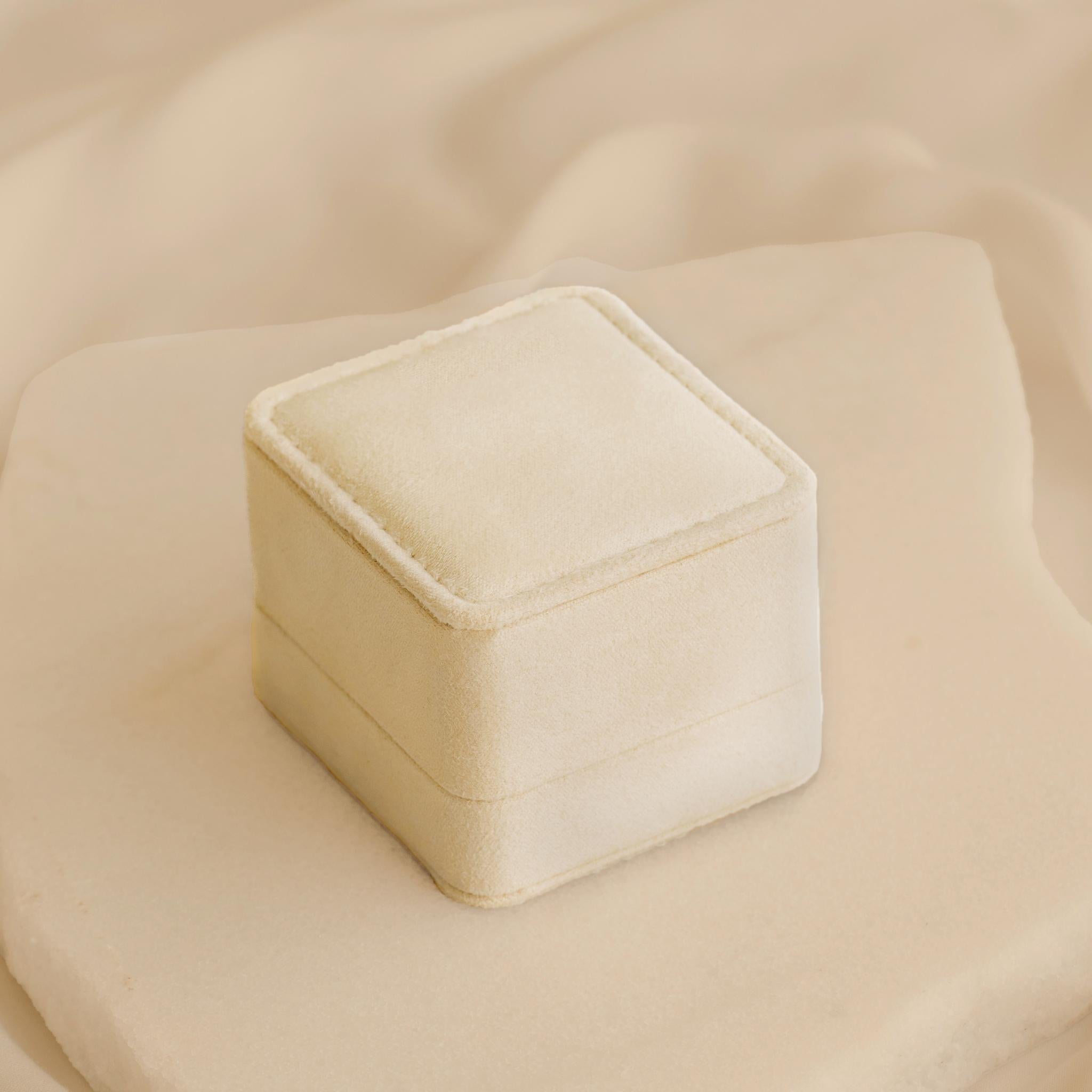 Luxury Velvet Jewelry Box for Earrings - Elegant Gift Box for Women, Perfect for Storage, Travel & Wedding Accessories
