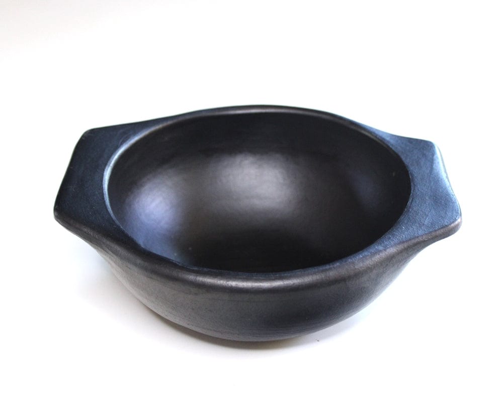 Authentic Chamba Ajiaco Bowl with Flat Bottom - Elegant Handmade Black Clay Dish for Soup, Salad or Serving | Colombian Crafted Kitchenware | Perfect for Home Dining & Entertaining