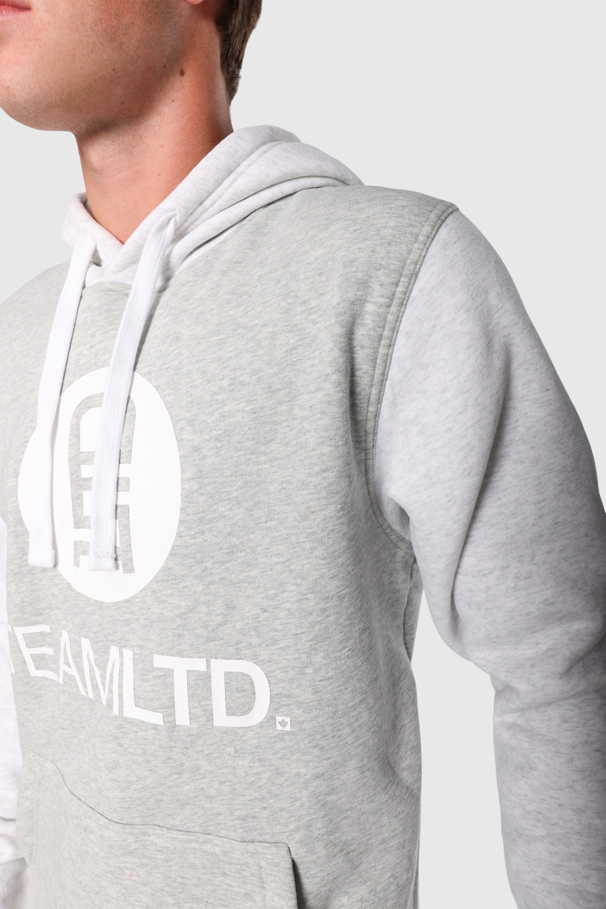 Classic Black Hoodie for Men & Women - Soft Cotton Pullover Sweatshirt - Casual Streetwear for Everyday Comfort & Style