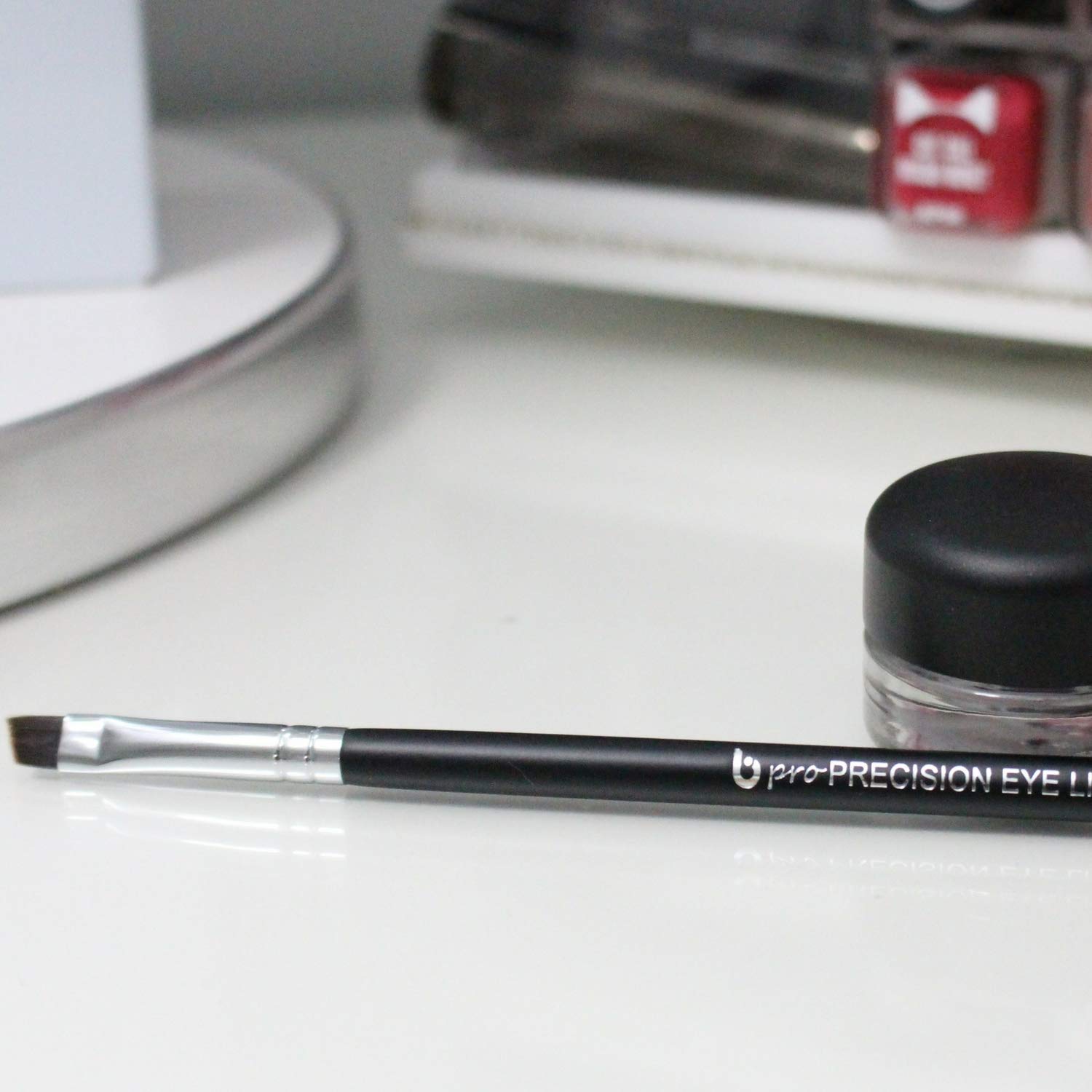 Beauty Junkees Precision Eyeliner Brush - Thin Winged Liner Brush for Liquid, Cream & Powder Makeup | Angled Tightline Brush for Eyebrows & Eye Makeup | Perfect for Professional & Everyday Makeup Looks