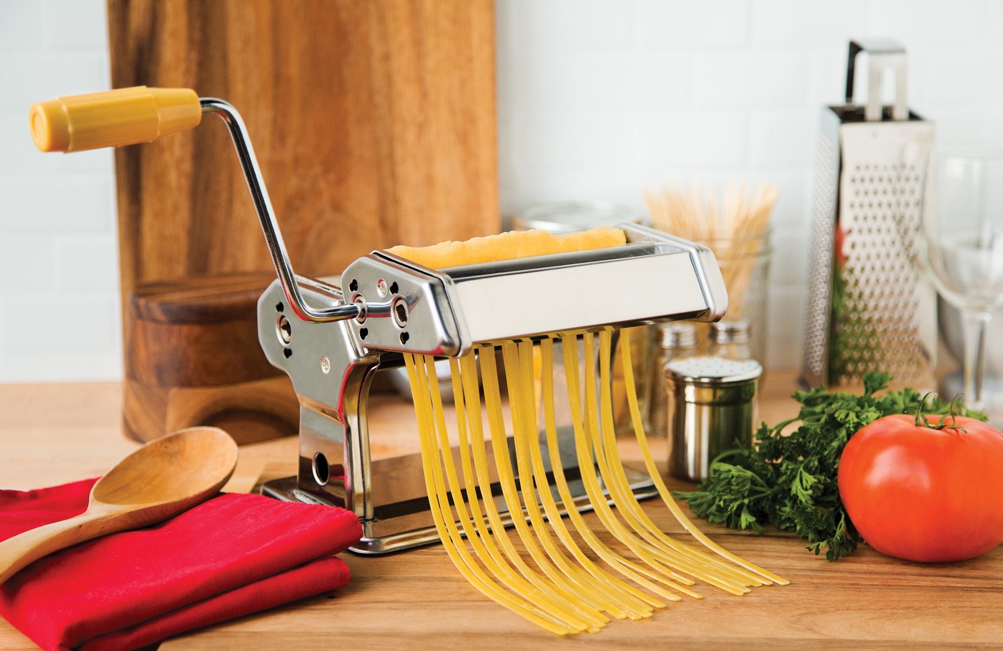 Fox Run 57666 Stainless Steel Pasta Maker Machine & Roller - 8 x 14 x 6.5 Inches | Handmade Pasta Dough Press for Italian Cuisine | Perfect for Home Kitchen & Restaurant Use
