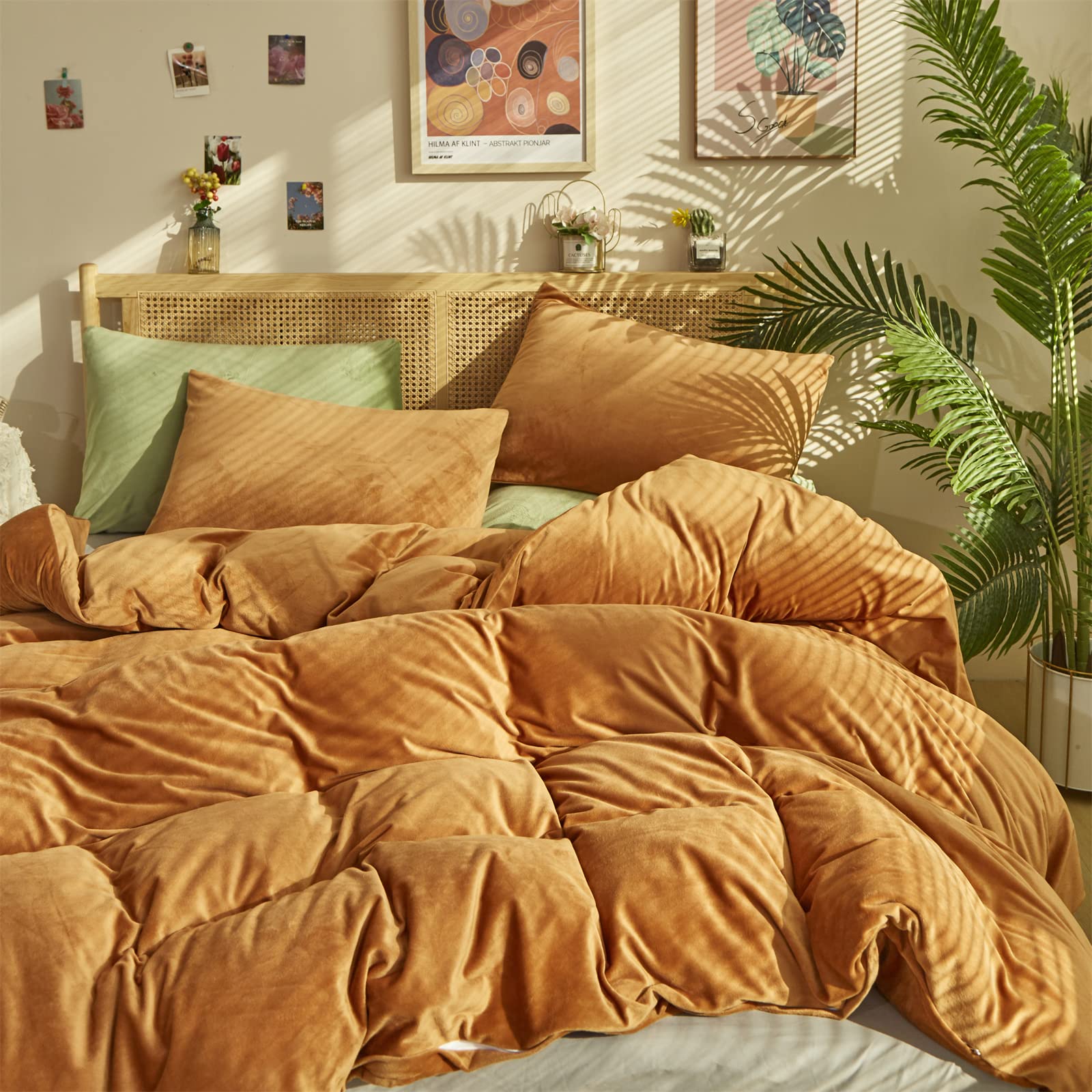 Soft & Warm Pumpkin Velvet Comforter Set - Queen Size Rust Orange Flannel Bedding, Thick Plush Terracotta Quilt for Cozy Winter Nights - Perfect for Women & Men's Bedroom Decor