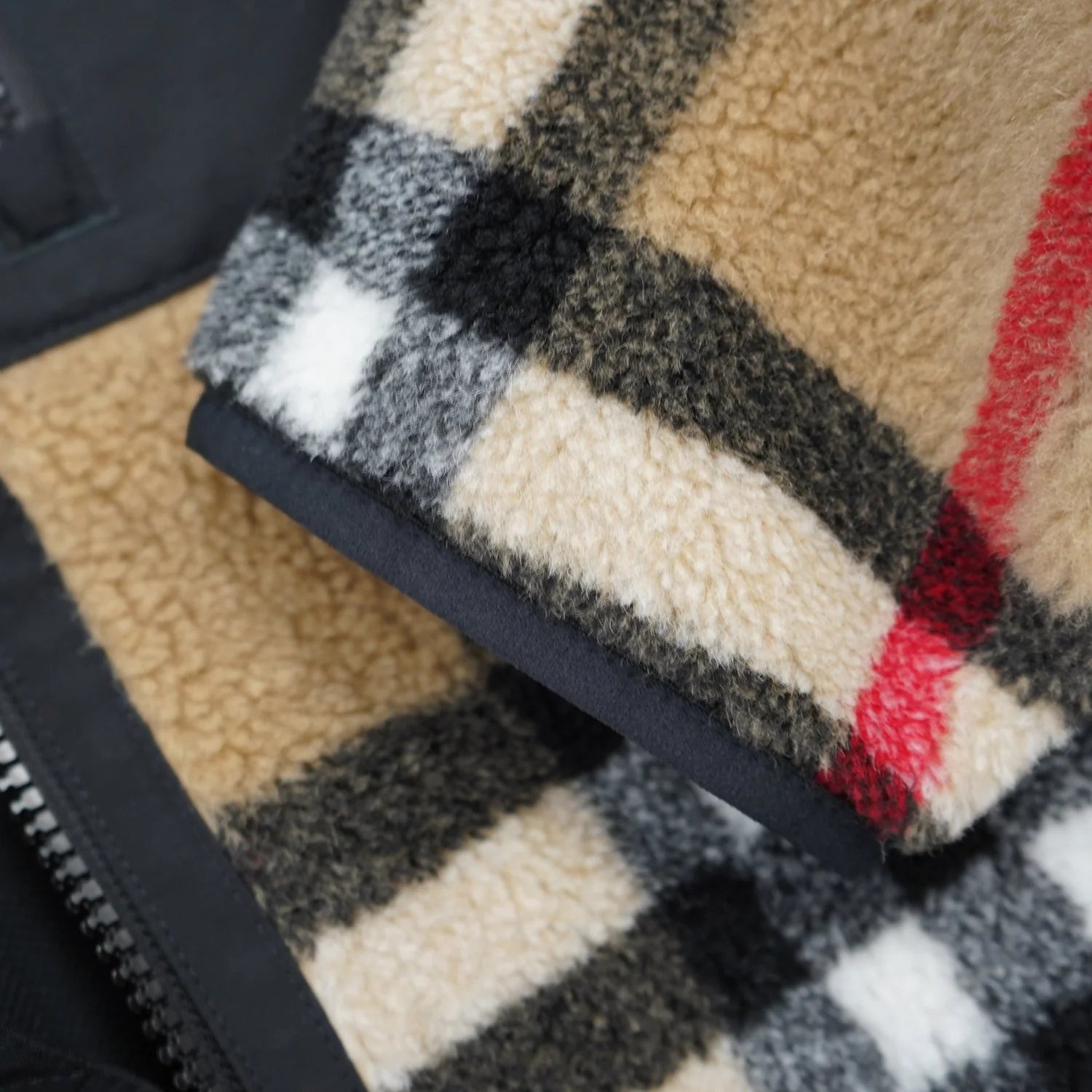 Burberry Full Check Fleece Jacket for Men & Women | Classic Plaid Pattern | Warm Winter Coat for Outdoor Activities & Casual Wear