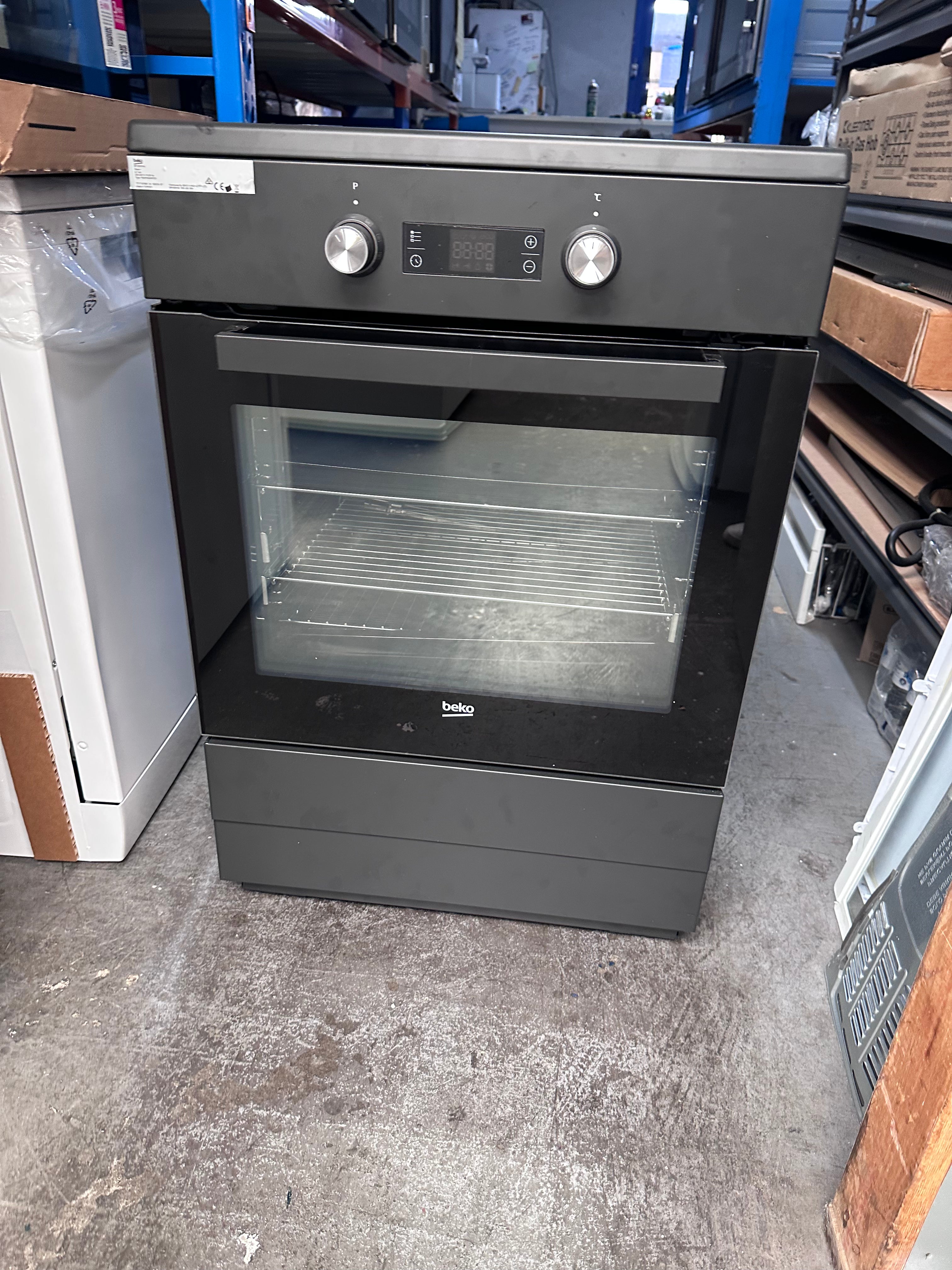 Beko 60cm Freestanding Induction Cooker with Pyrolytic Oven - BFC60IPAN [Factory Second] | Energy Efficient Electric Range for Modern Kitchens | Perfect for Baking, Roasting & Family Cooking