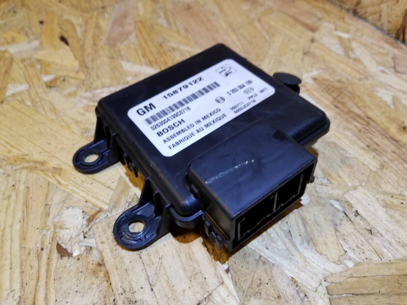 2005-2009 Cadillac SRX Rear Parking Sensor Control Module 15829632 - OEM Replacement Part for Easy Parking Assistance