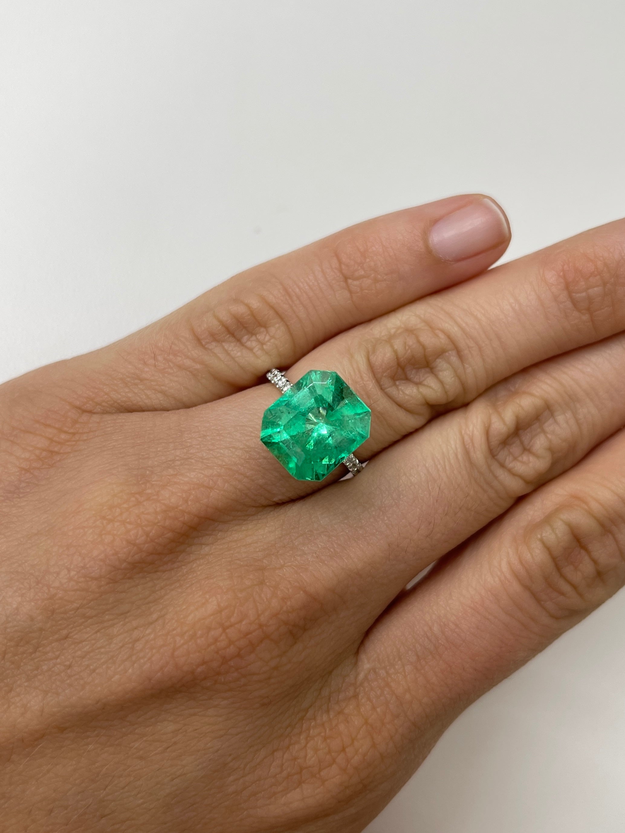 7.92 Carat 13x11.5mm Chunky Emerald Cut Loose Colombian Emerald Gemstone for Jewelry Making - Engagement Rings, Pendants & Fine Jewelry Designs