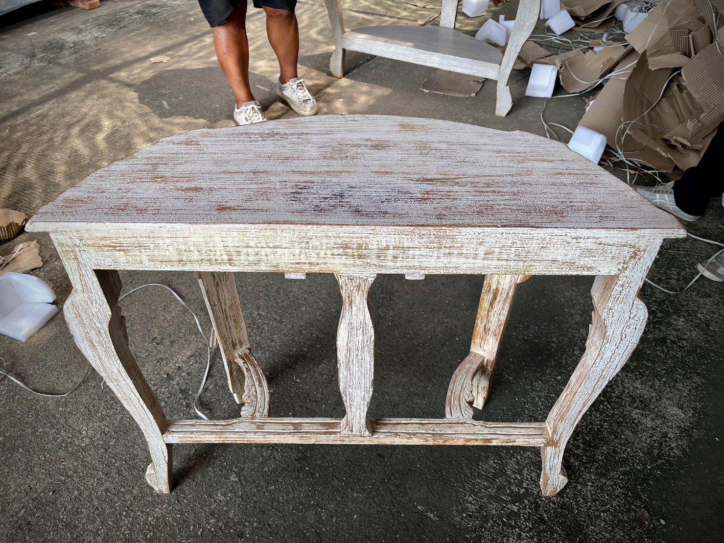 Exquisite French Arched Hand-Carved Indian Solid Wood Console Table - Elegant Entryway & Hallway Decor for Home & Office