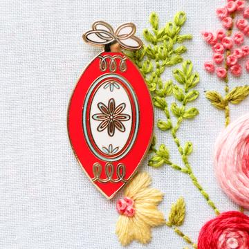 Festive Christmas Ornament Needle Minder - Magnetic Pin Cushion for Sewing & Quilting - Perfect Holiday Crafting Accessory for DIY Projects & Gift Giving