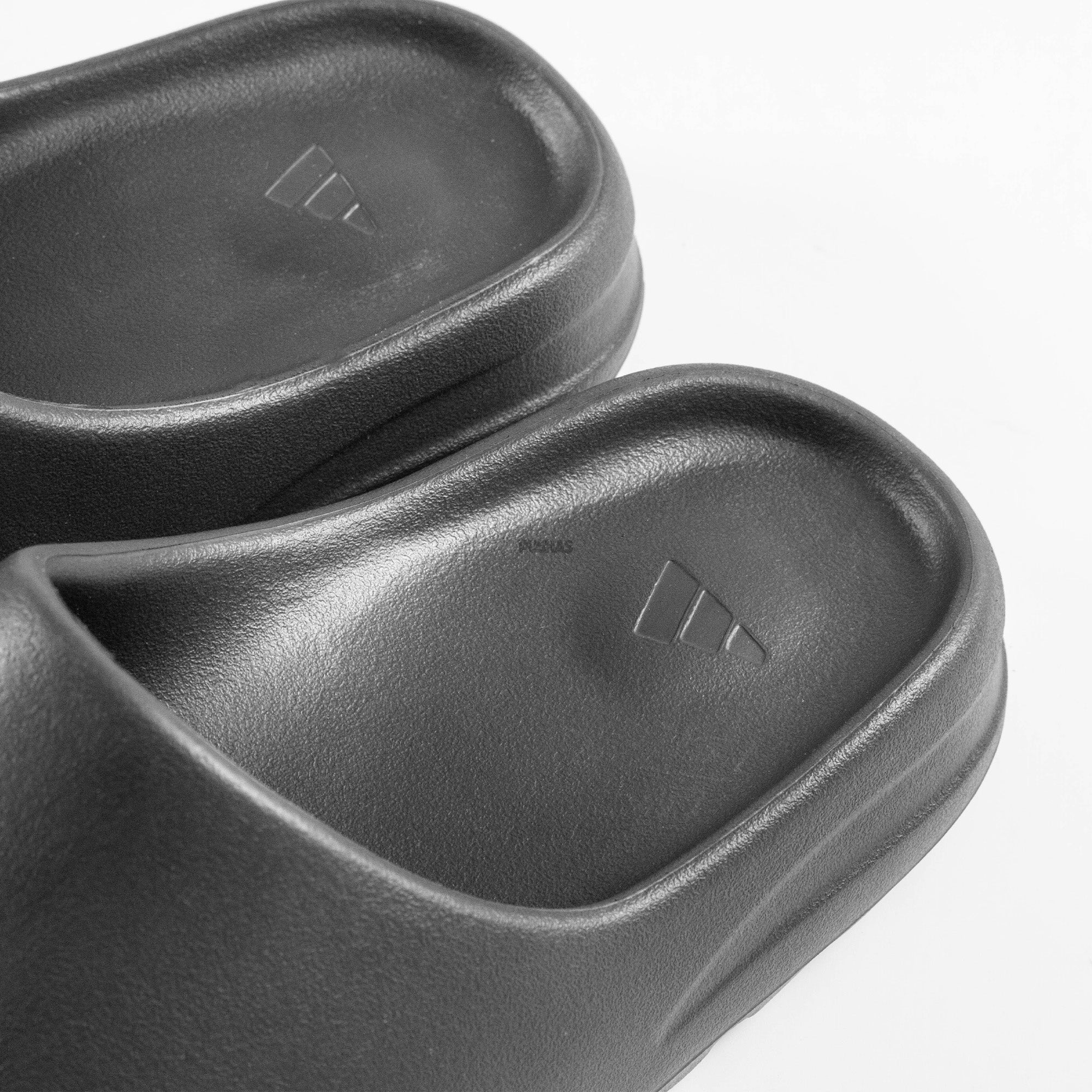 Adidas Yeezy Slide 'Granite' 2023 - Comfortable Unisex Slides for Beach, Pool & Home Wear - Latest Yeezy Footwear Collection