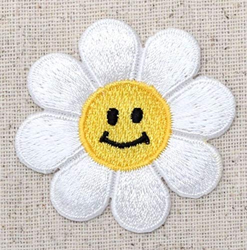 Smiley Face Daisy Flower Embroidery Patch - Iron On/Sew On Applique for DIY Crafts, Jackets, Hats & Backpacks - Cute Floral Embroidered Badge for Clothing Customization