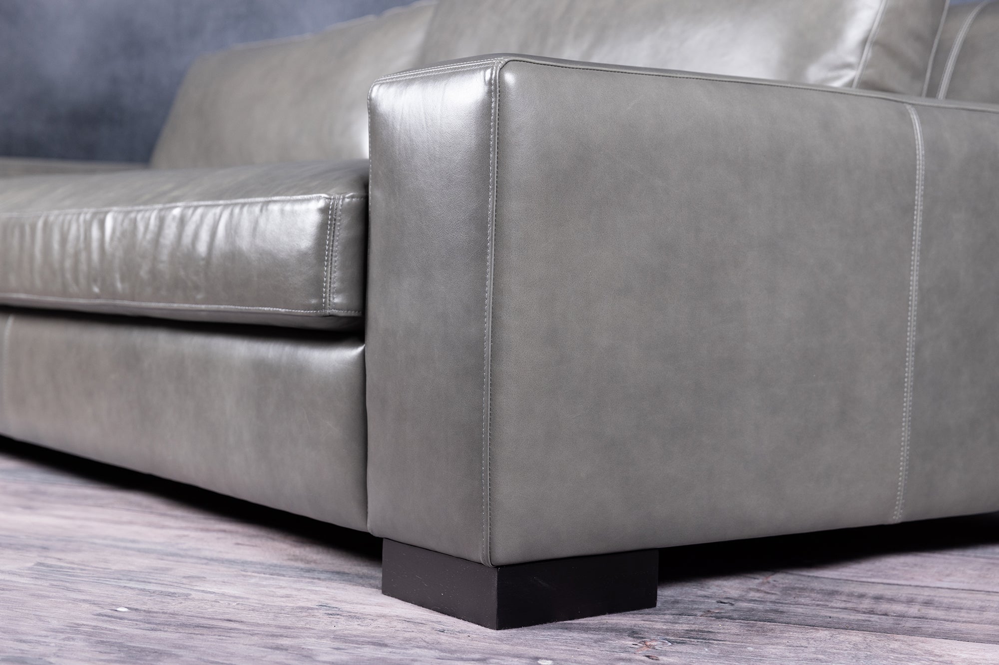 Luxury Fleetwood Genuine Leather Sofa - Modern Comfort for Living Room, Office & Lounge - Brown Top Grain Leather Couch with High-Density Foam & Sturdy Wood Frame