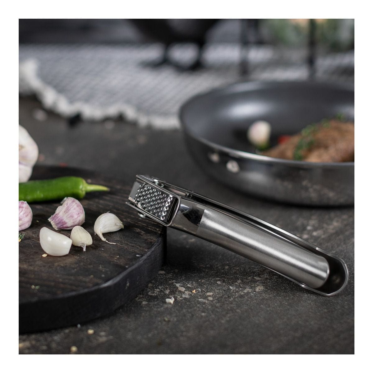 Kuhn Rikon Epicurean Stainless Steel Garlic Press 6.5 Inch - Perfect for Cooking, Meal Prep & Professional Kitchens