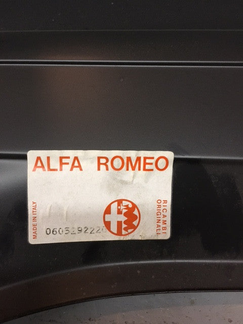 Alfa Romeo Milano Right Front Fender Replacement Part - Perfect Fit for Car Body Repair & Restoration | Compatible with Alfa Romeo Milano Models | Durable Auto Body Panel for DIY Mechanics & Professional Use