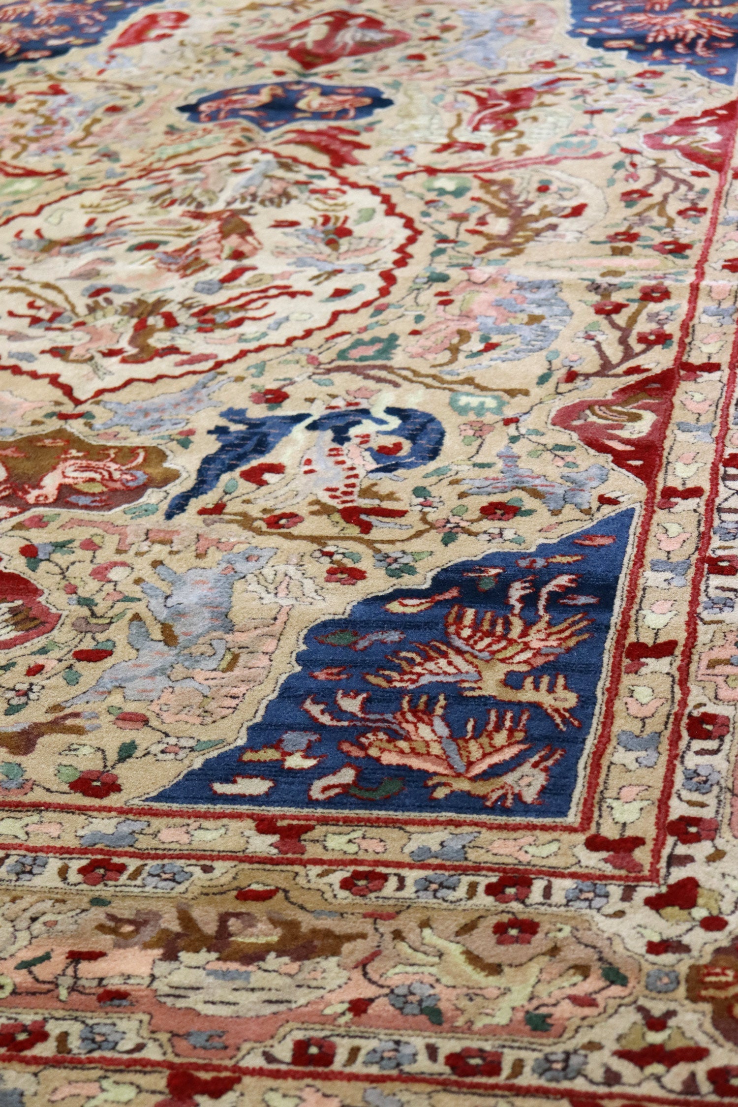 Antique German Hooked Rug - Handwoven Traditional Wool Rug JF8519 for Vintage Home Decor & Living Room Floor Covering