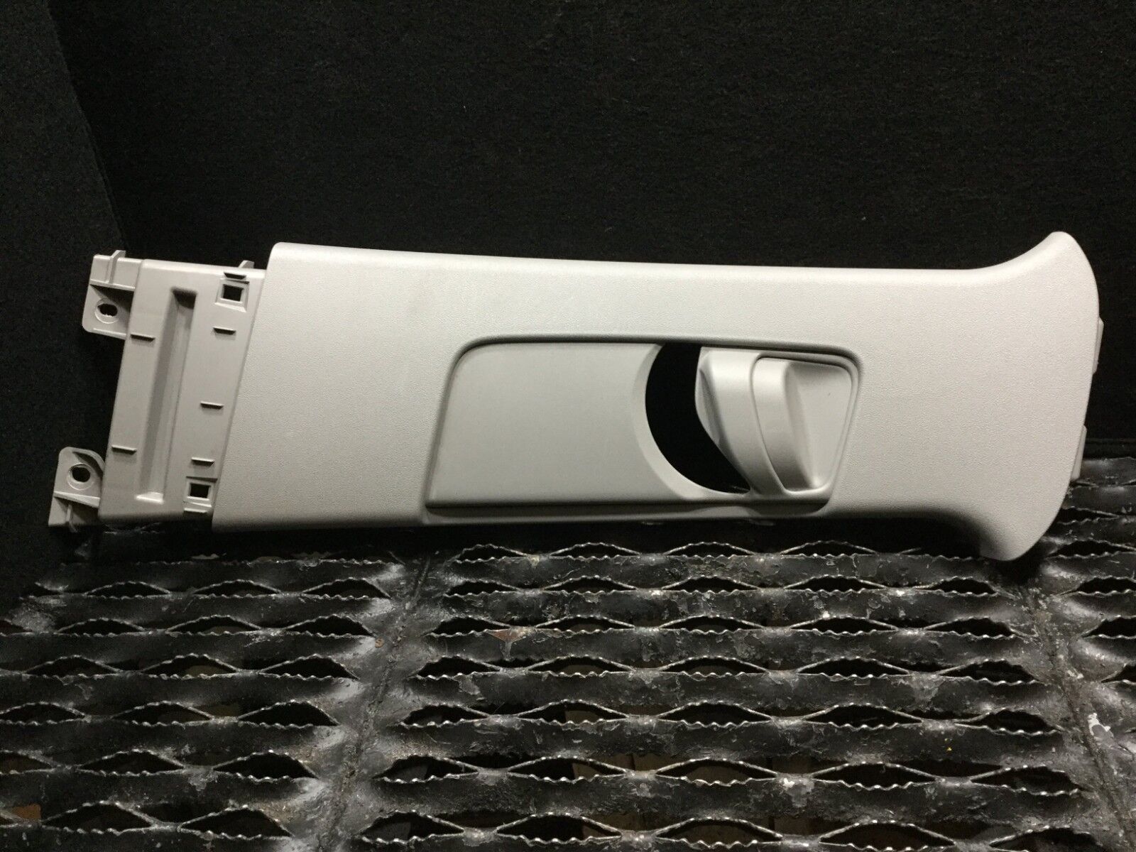 2005-2009 Toyota Prius OEM Left Center Seatbelt Upper B Pillar Trim Replacement - Perfect for Car Interior Repair & Safety Enhancement